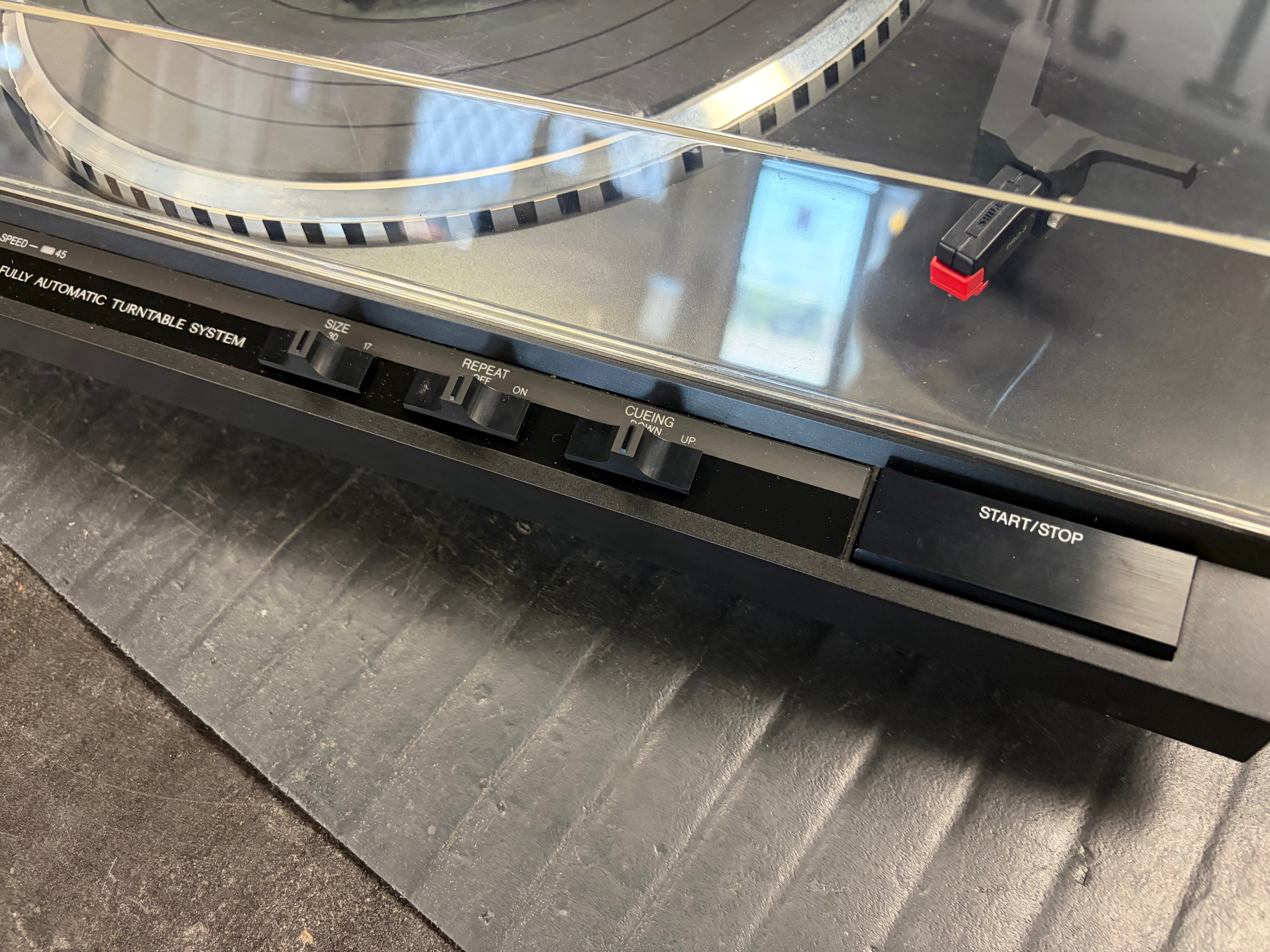 JVC QL-FX5 Quartz Locked Turntable