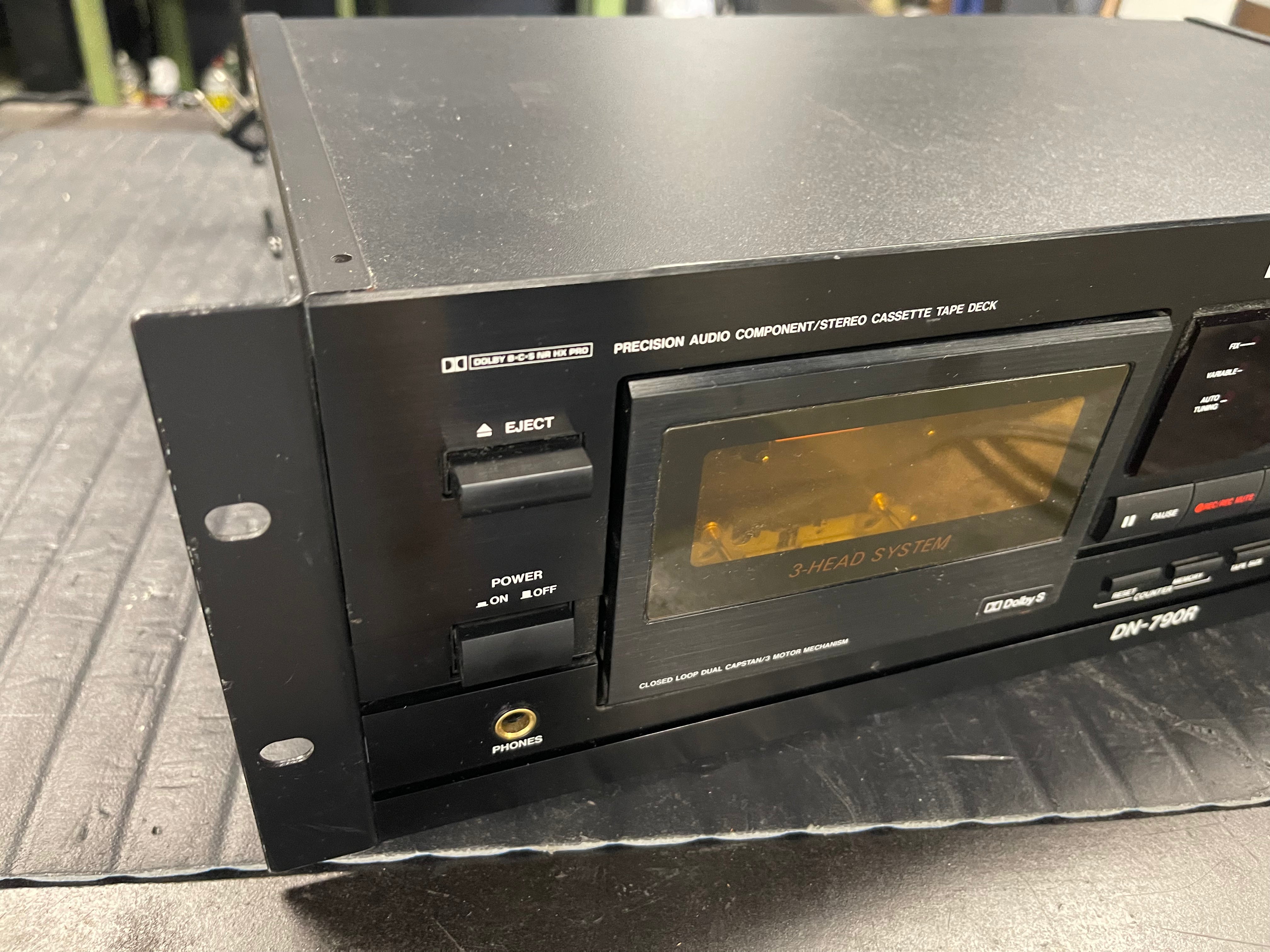 Denon DN-790R With Rack Mounts