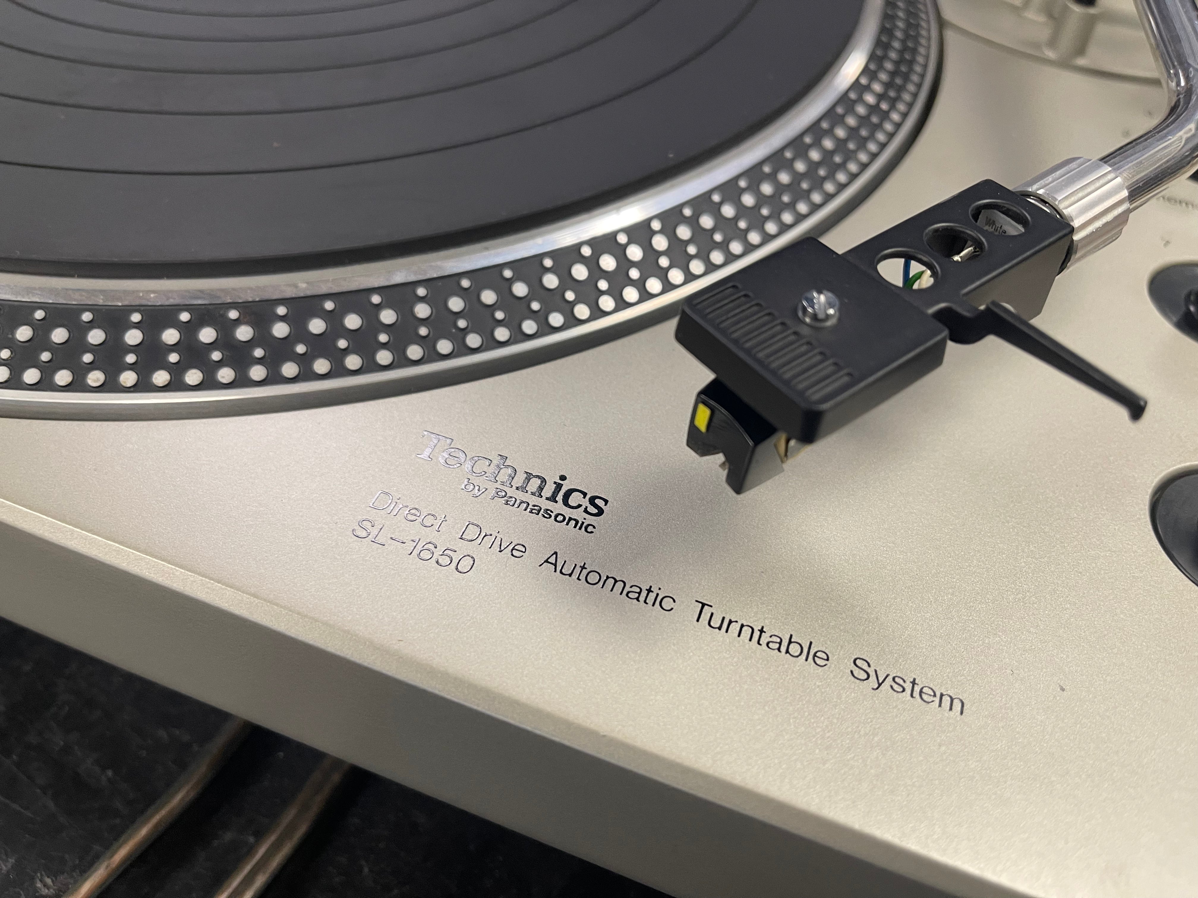 Technics SL-1650 Turntable W/Stacking Spindle