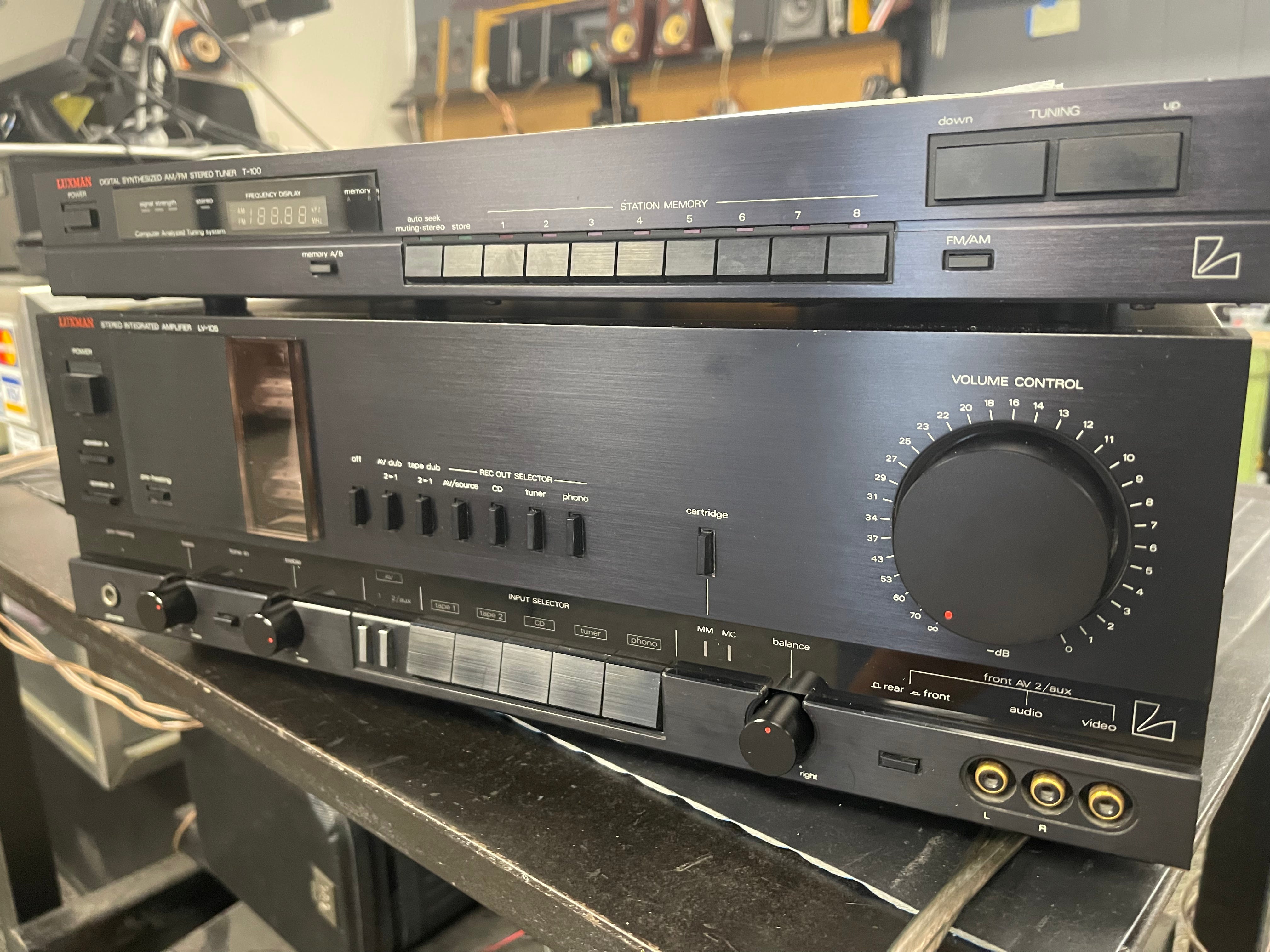 Luxman LV-105 HYBRID TUBE AMP/T-100 Tuner Set