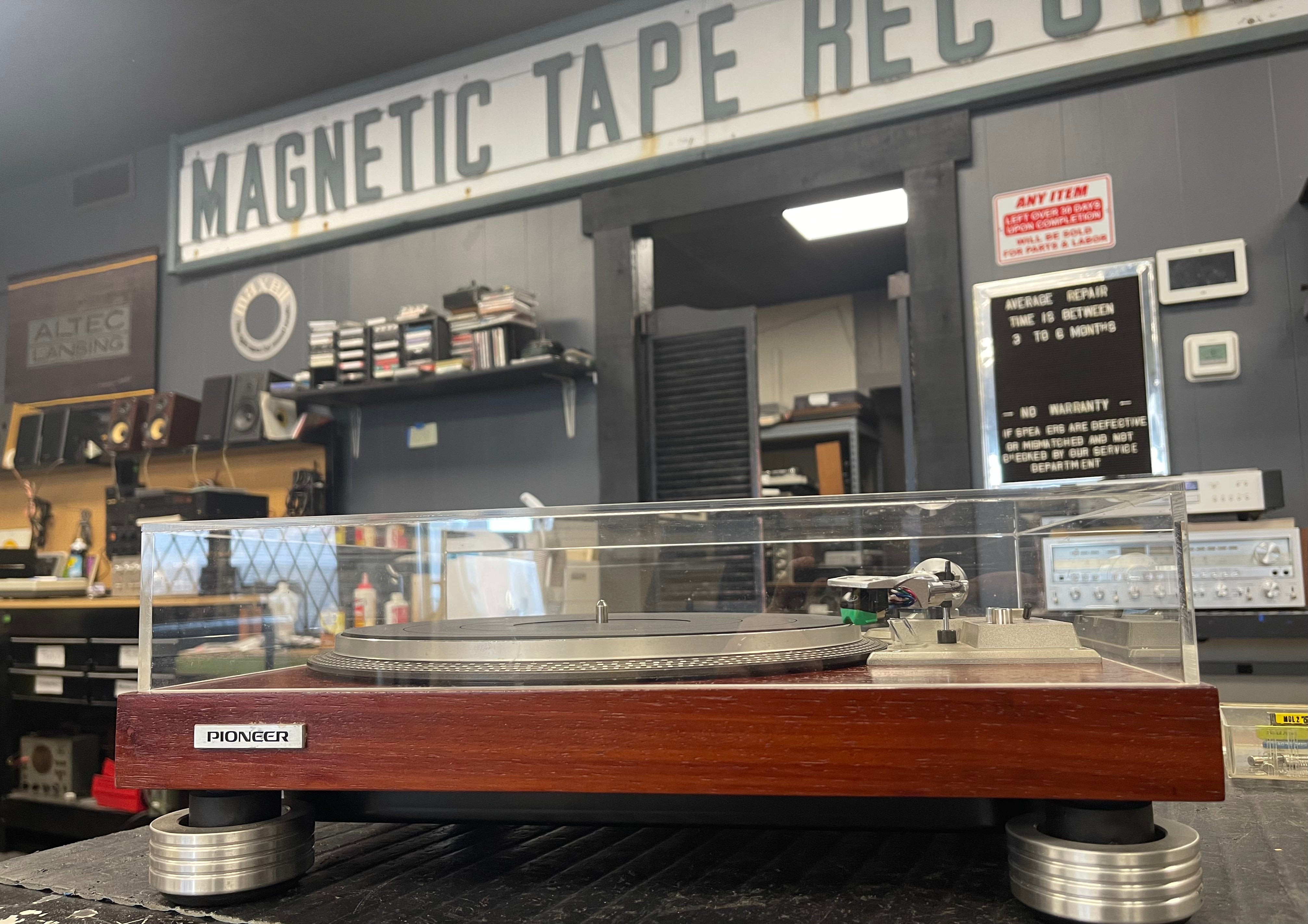 Pioneer PL-518 Turntable With Wood Plinth