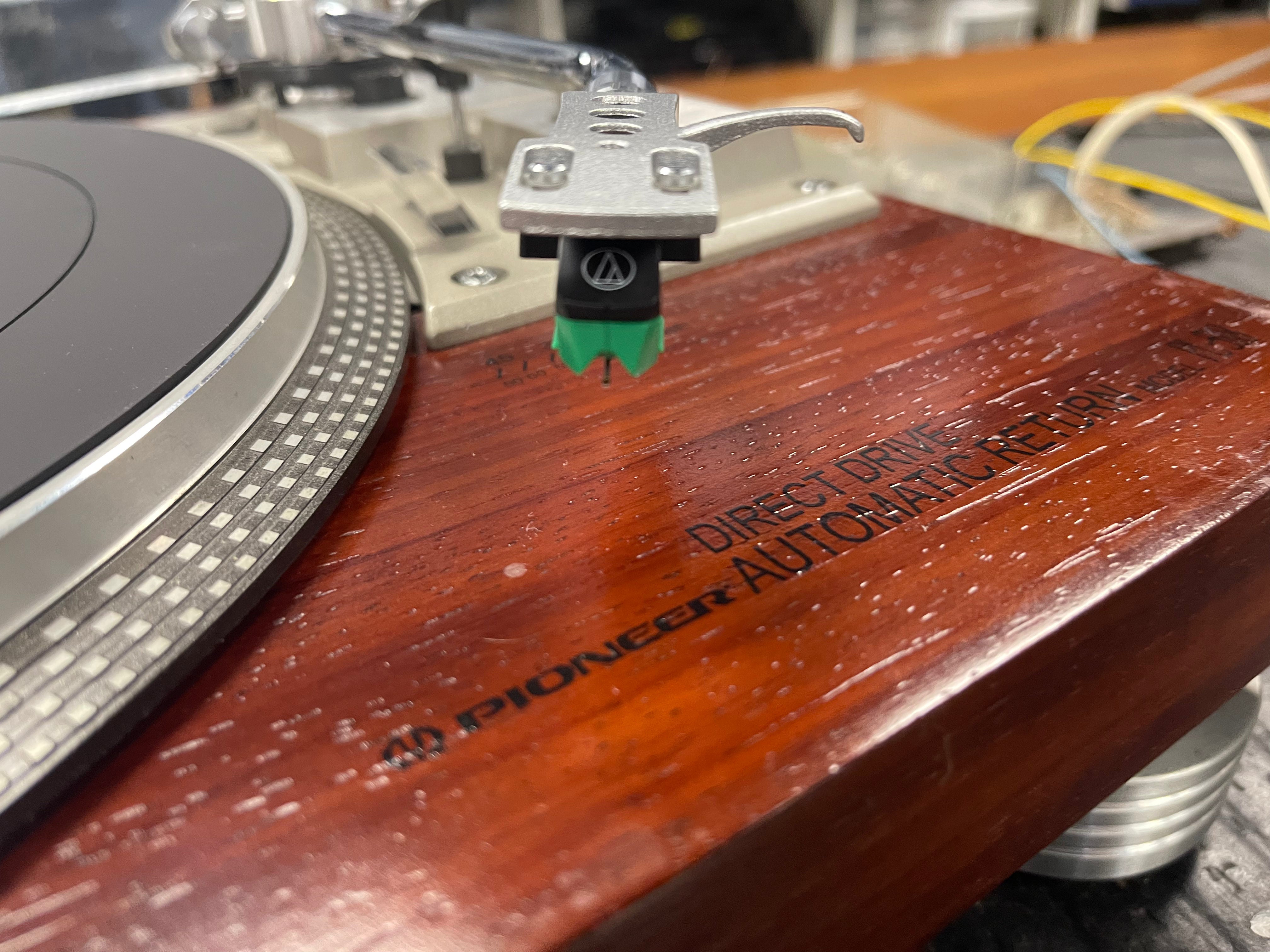 Pioneer PL-518 Turntable With Wood Plinth