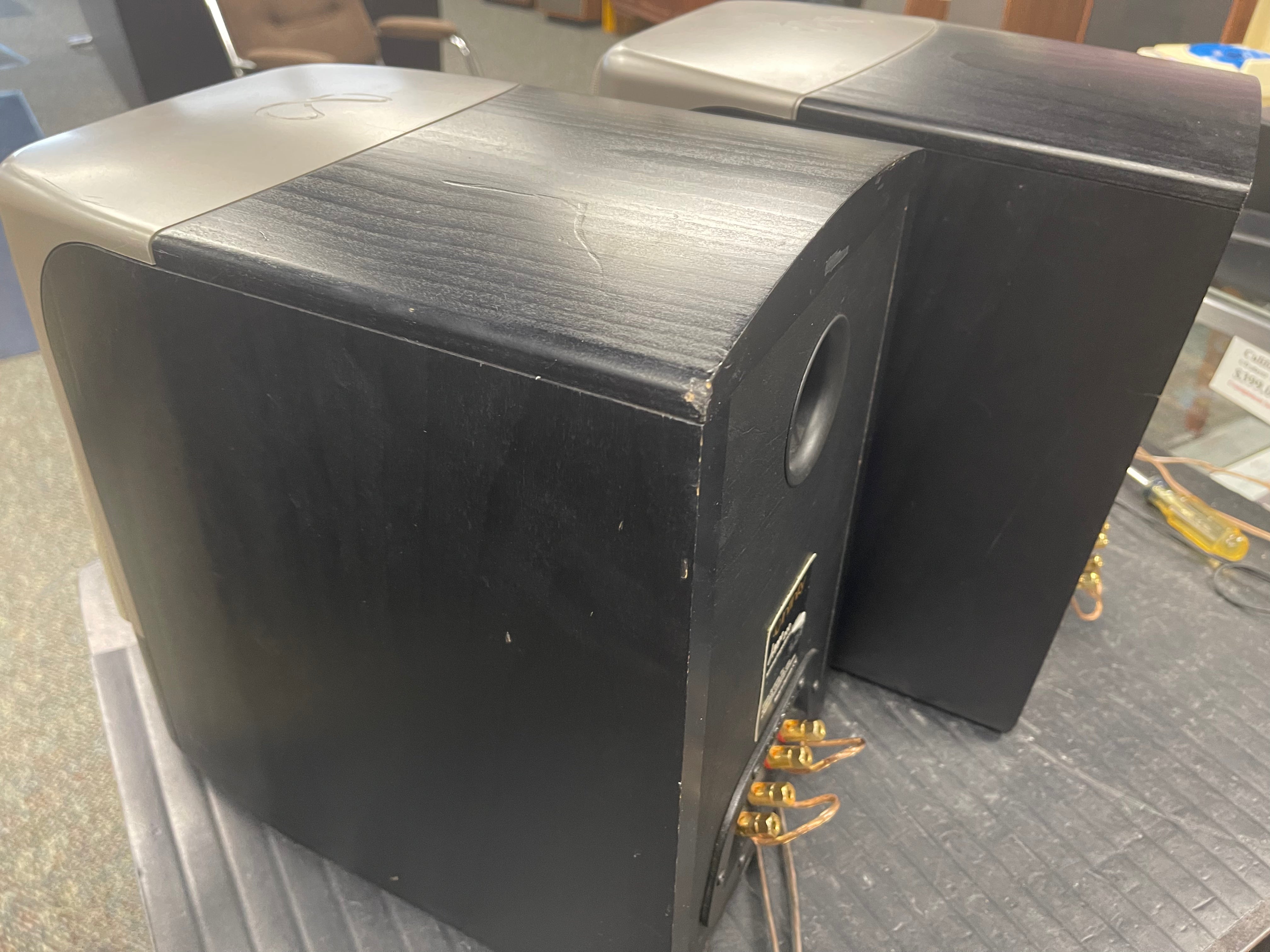 Infinity Kappa 200 Bookshelf Speakers