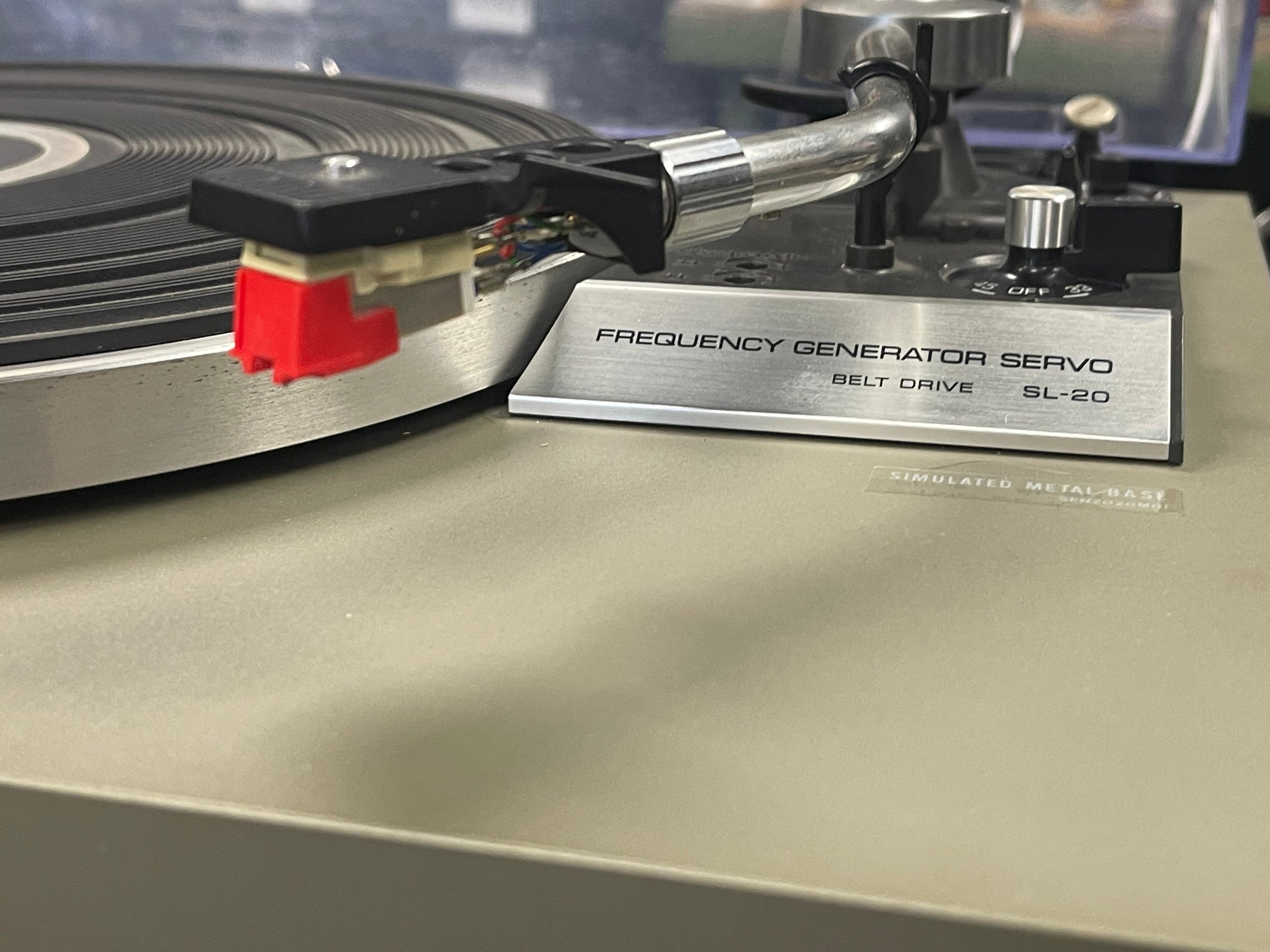 Technics SL-20 Belt Drive Manual Turntable