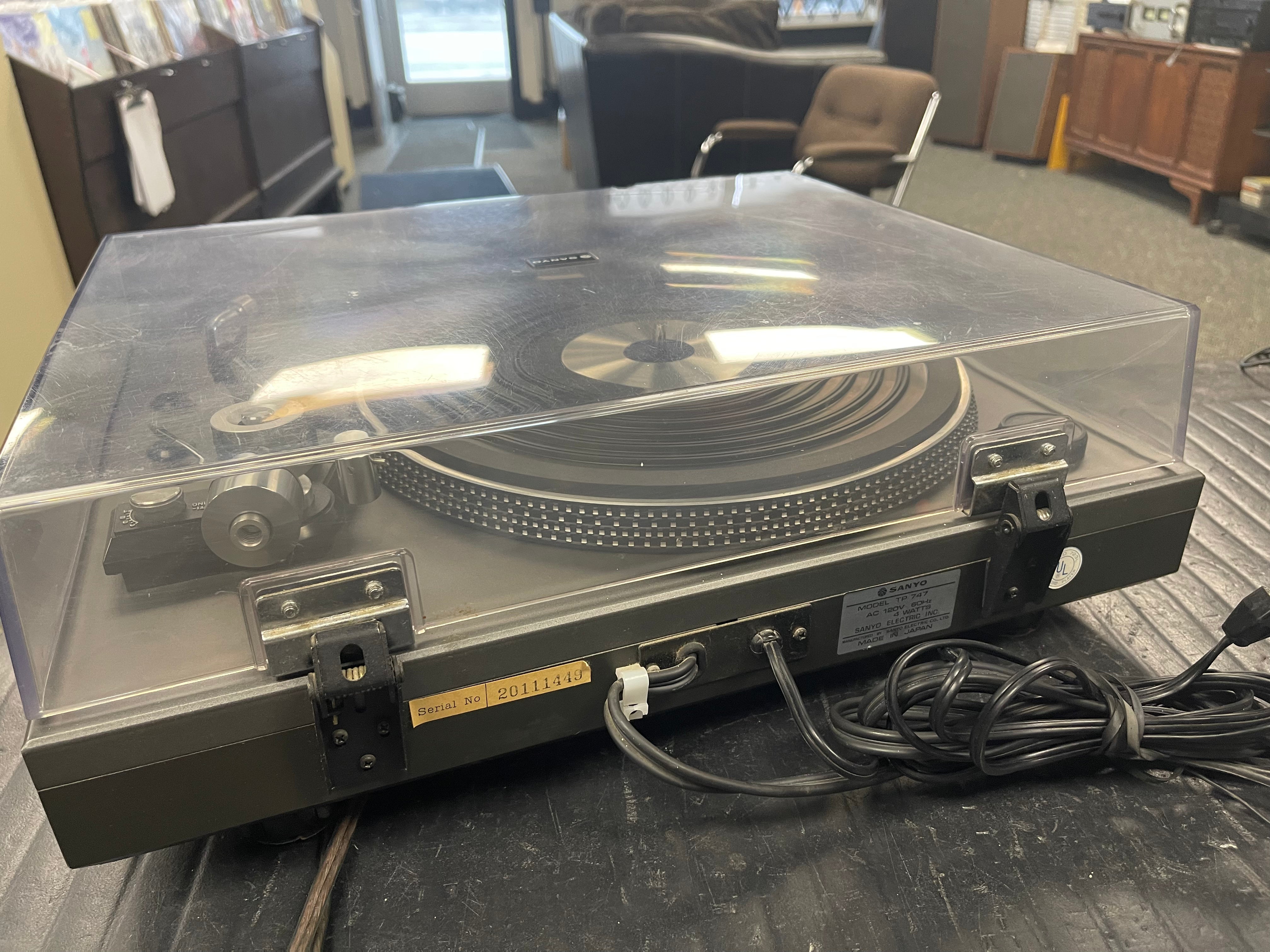 Sanyo TP-747 Turntable