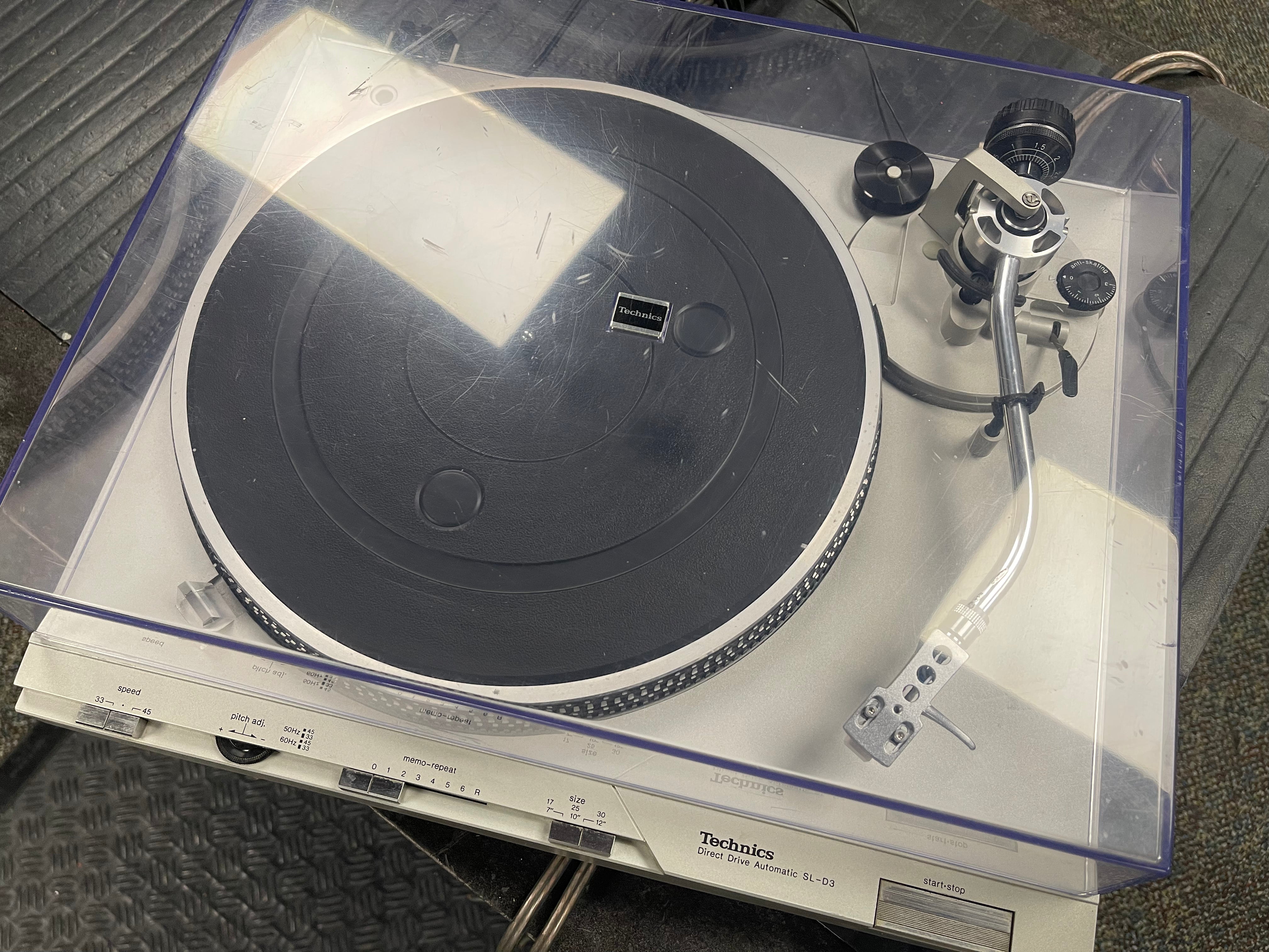 Technics SL-D3 Automatic Direct Drive Turntable