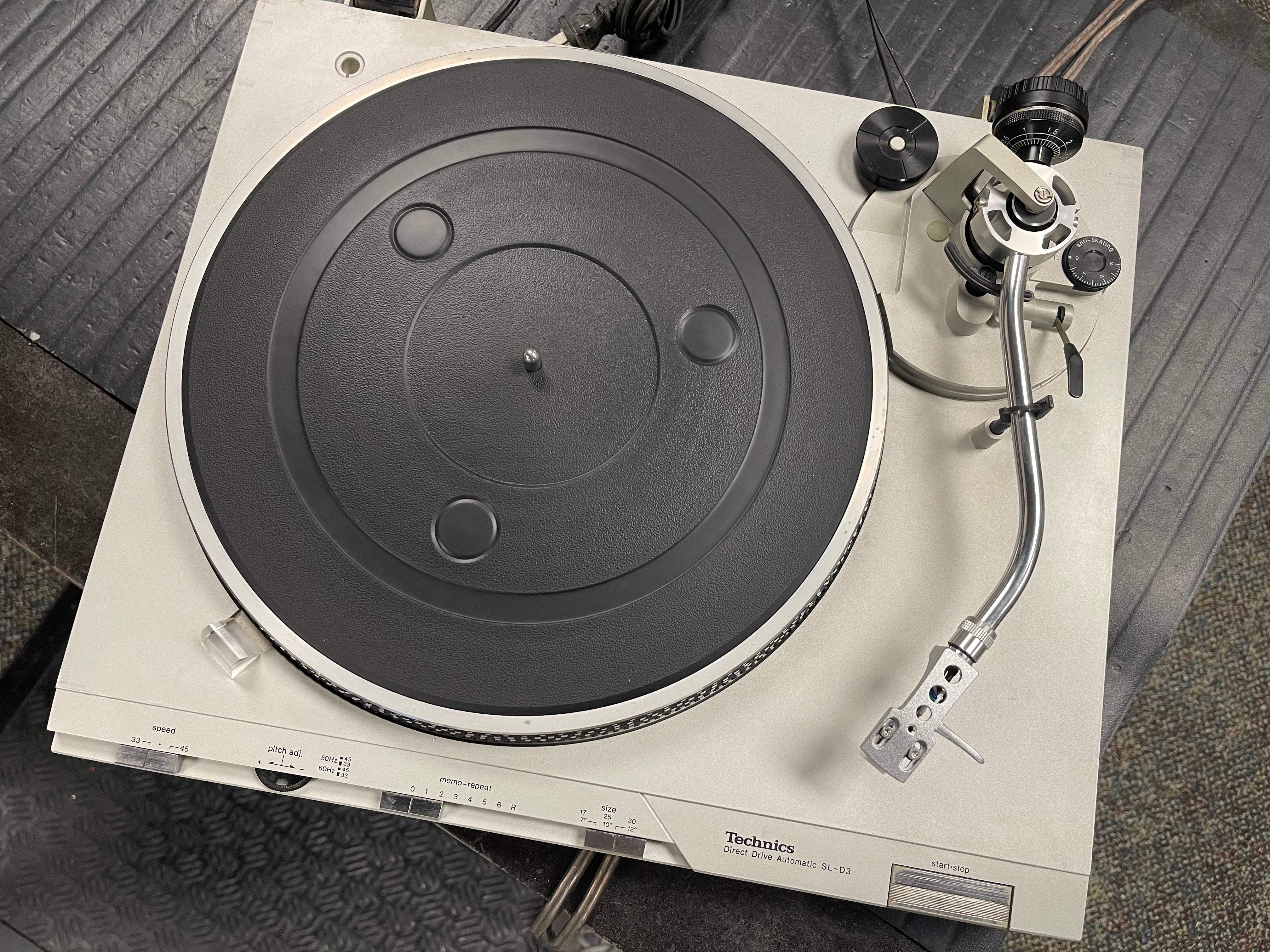 Technics SL-D3 Automatic Direct Drive Turntable