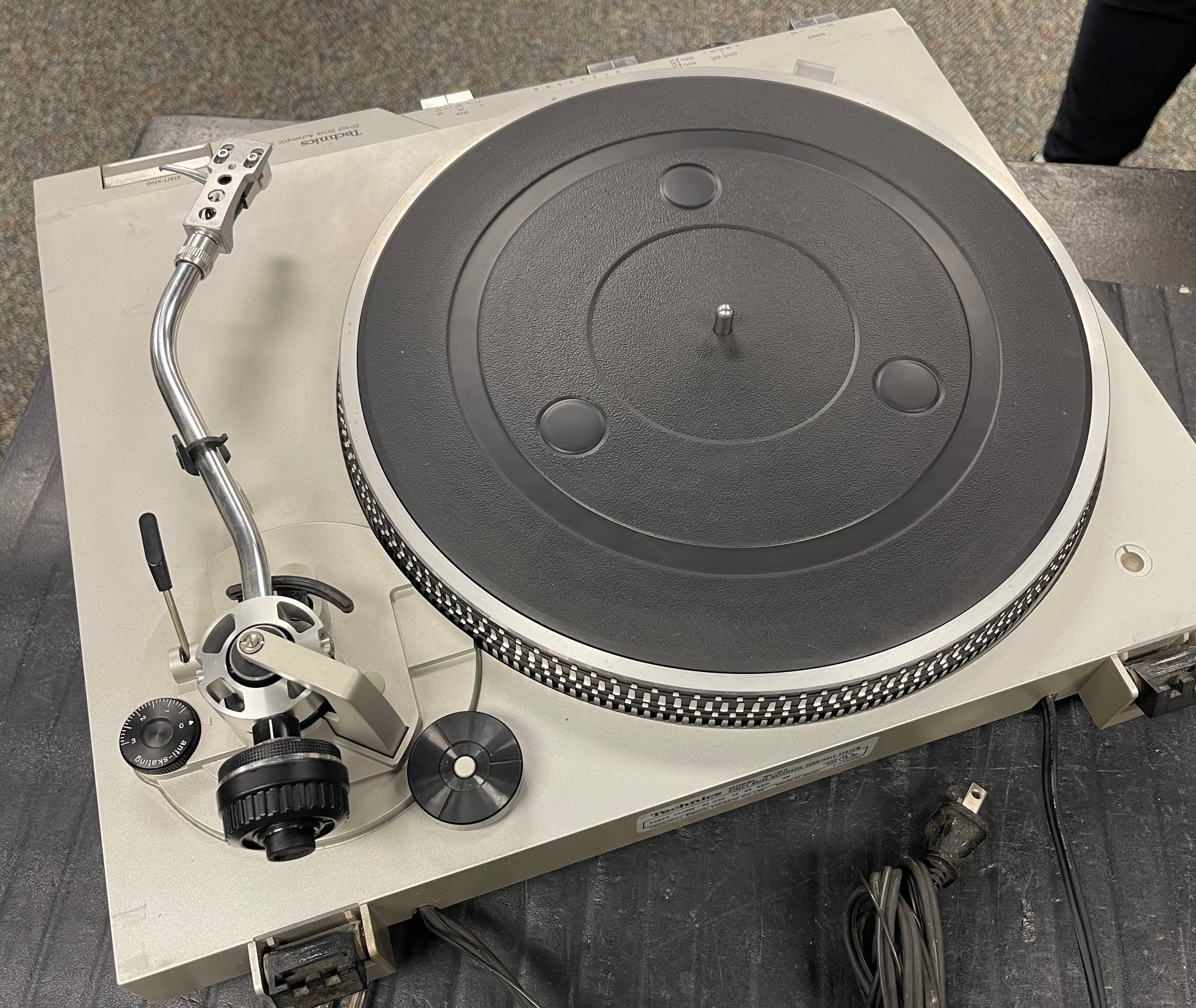 Technics SL-D3 Automatic Direct Drive Turntable