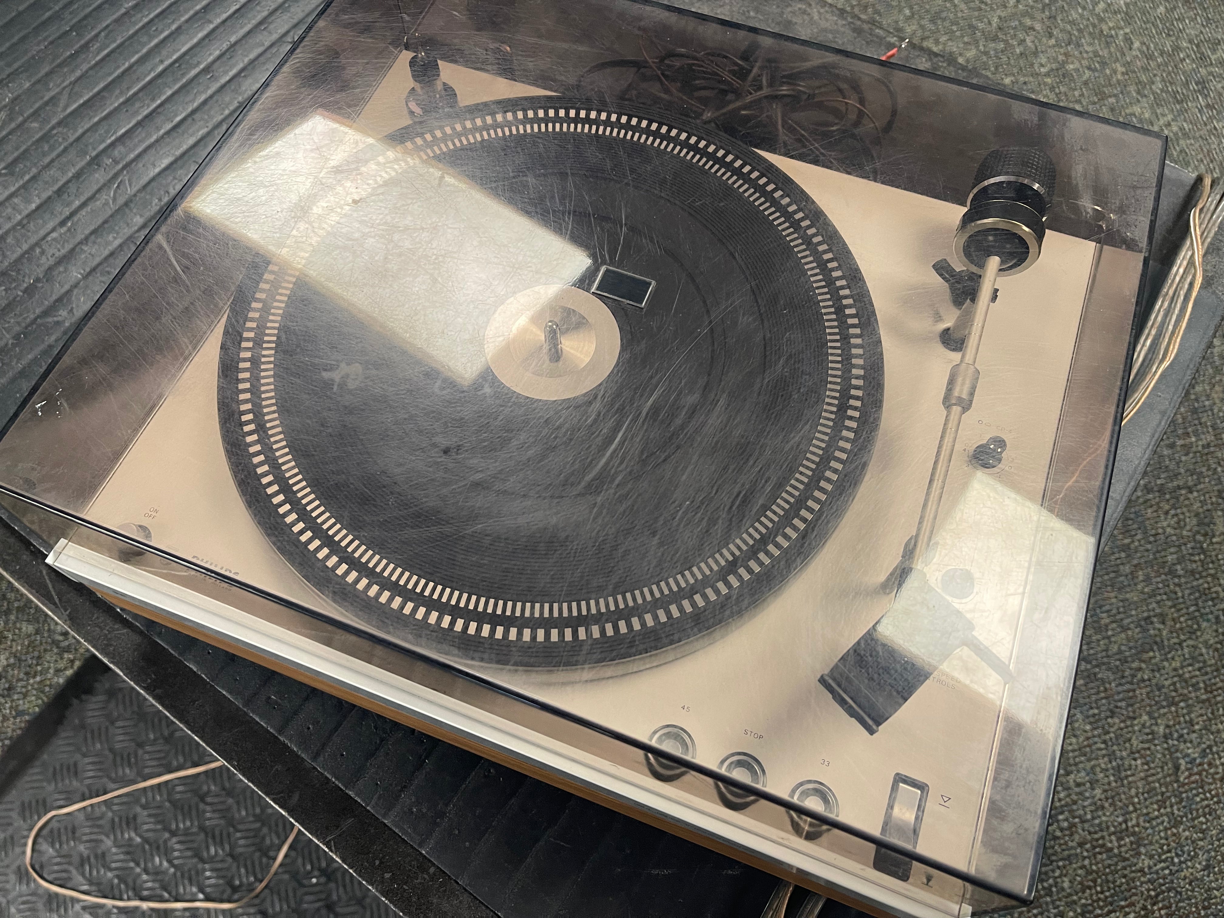 Philips Electronic GA312 DC Servo Belt Drive Turntable