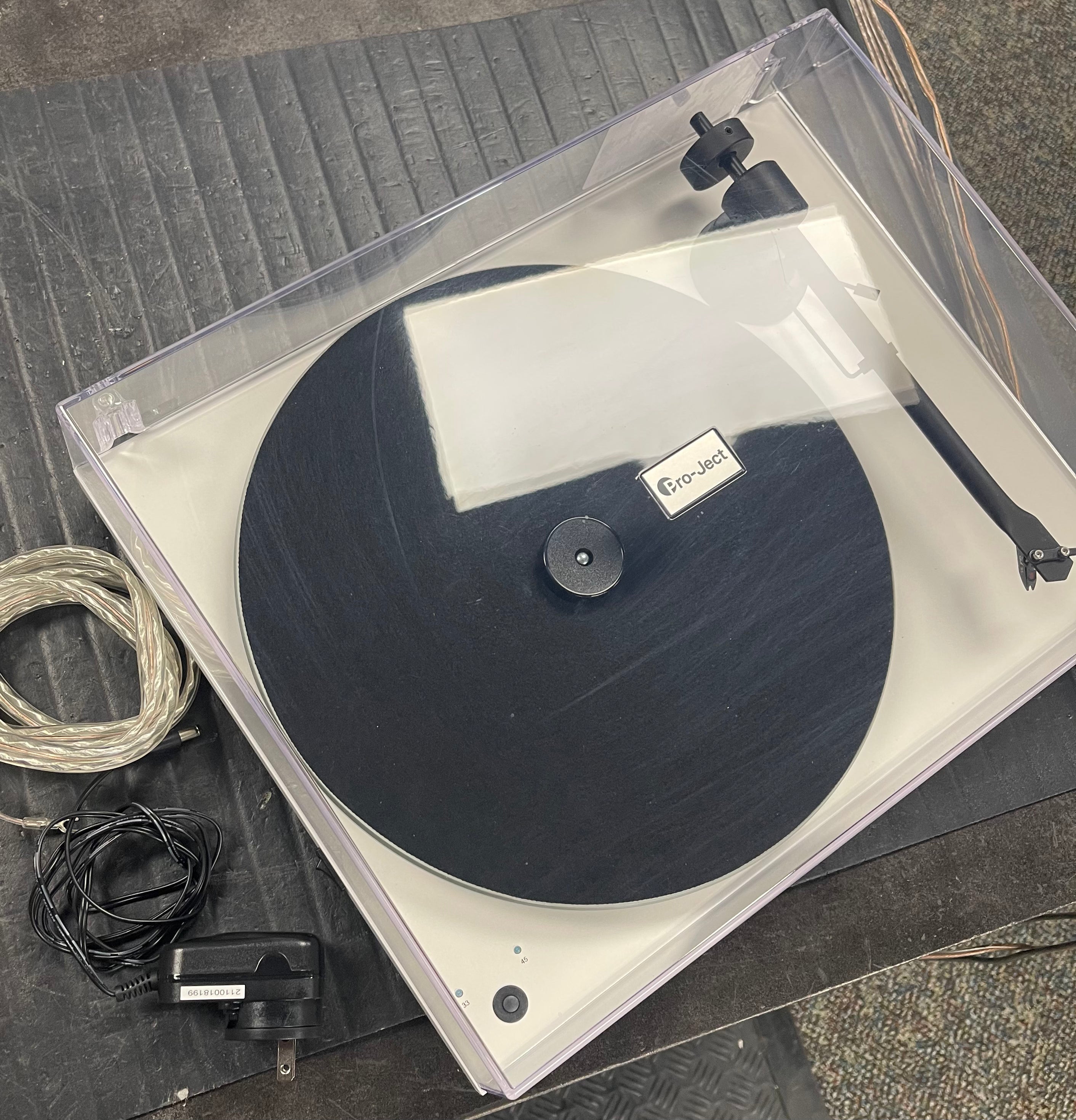 Pro-Ject T-1 Turntable
