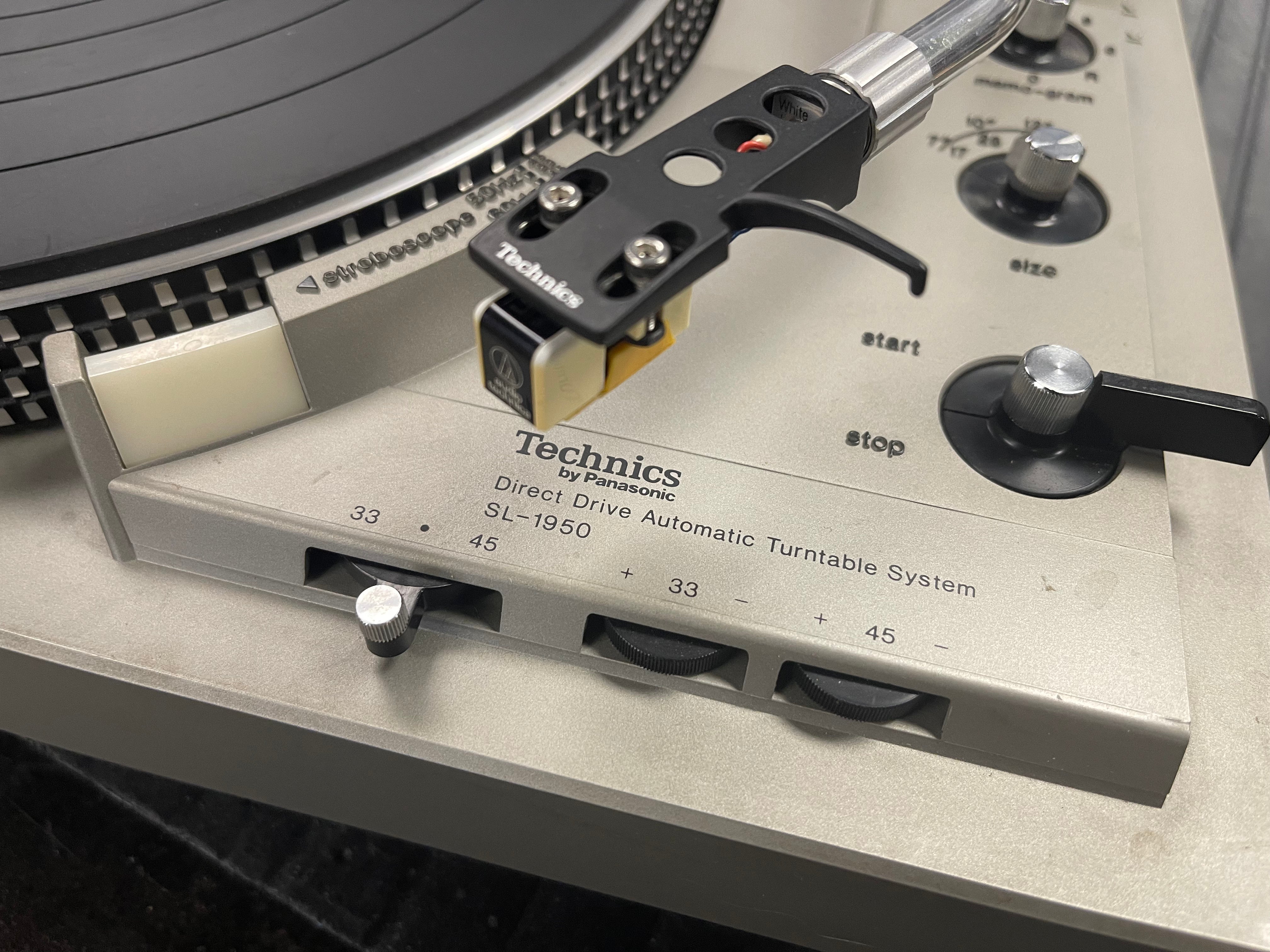 Technics SL 1950 Turntable W/45 Changer Spindle