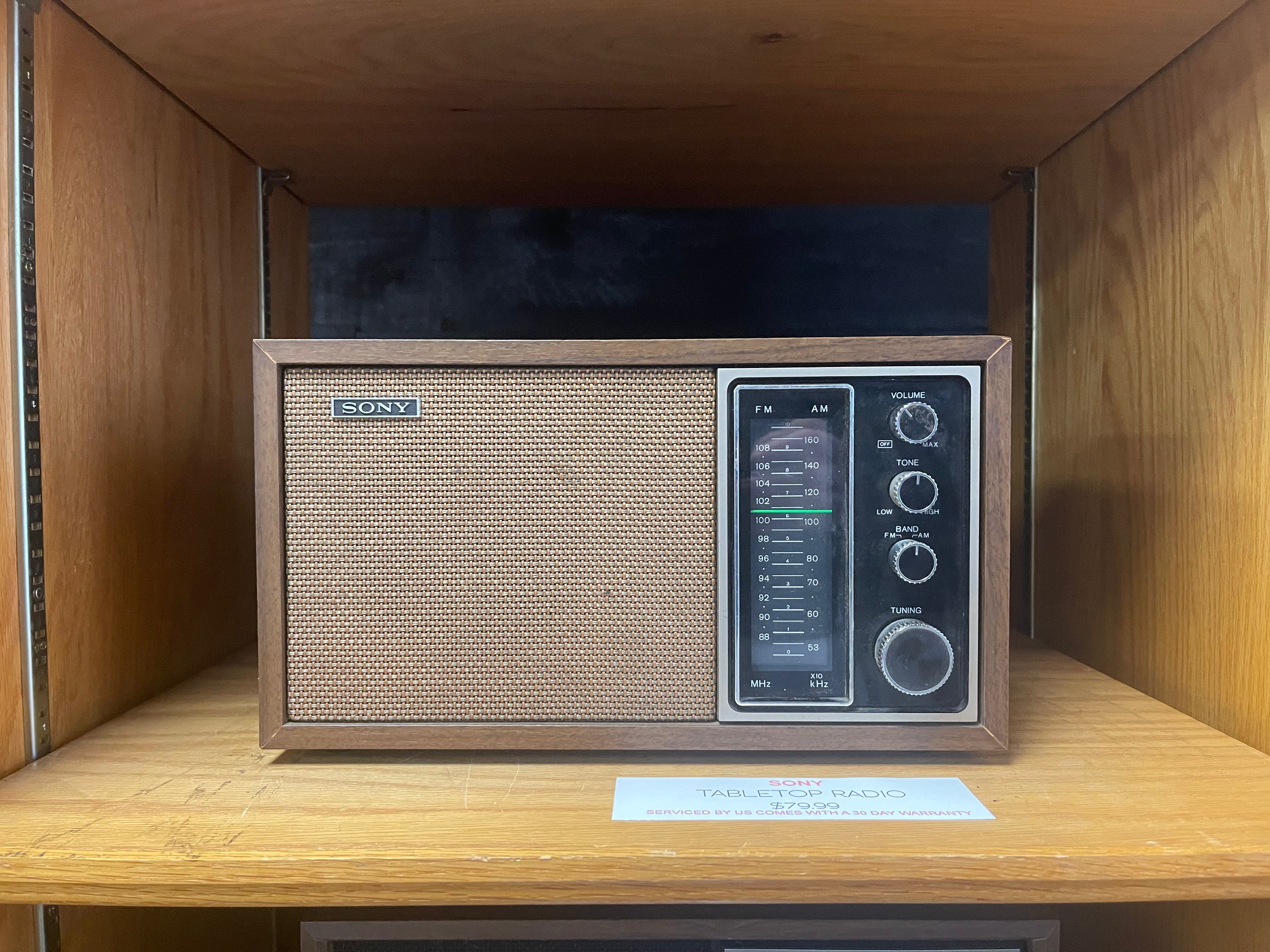 Sony TFM-9440W Tabletop Radio