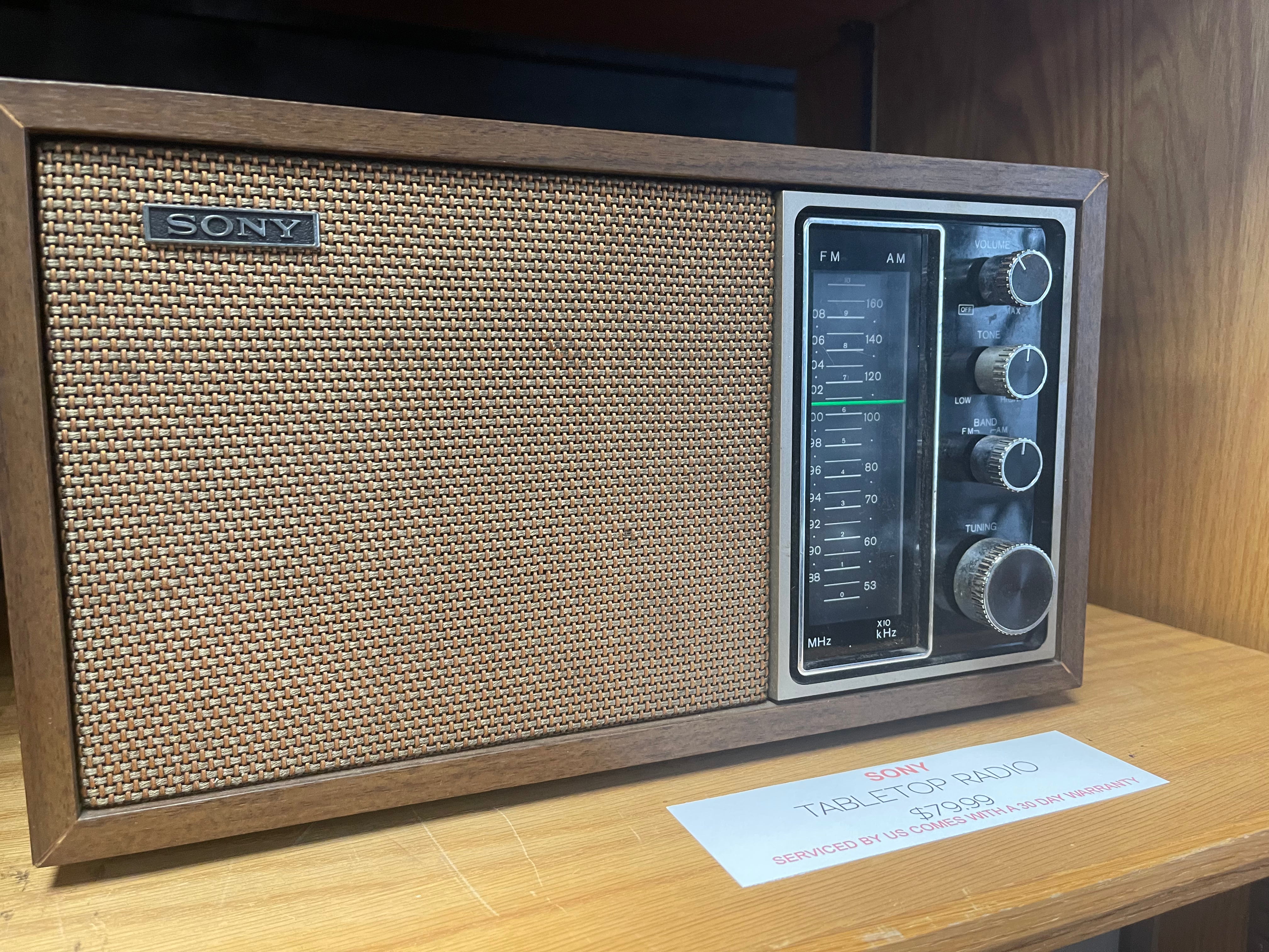 Sony TFM-9440W Tabletop Radio