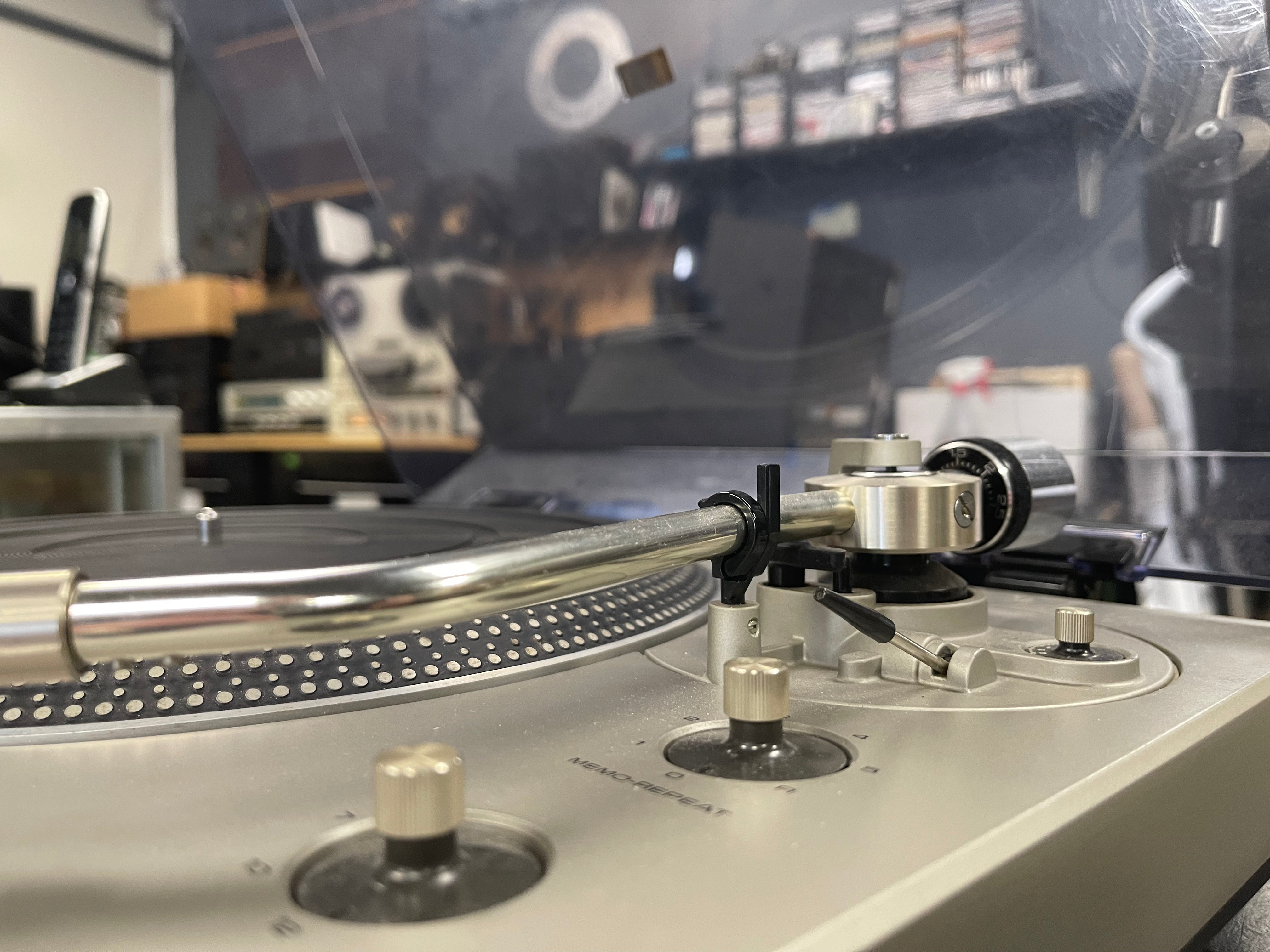 Technics SL-1300 Direct Drive Turntable