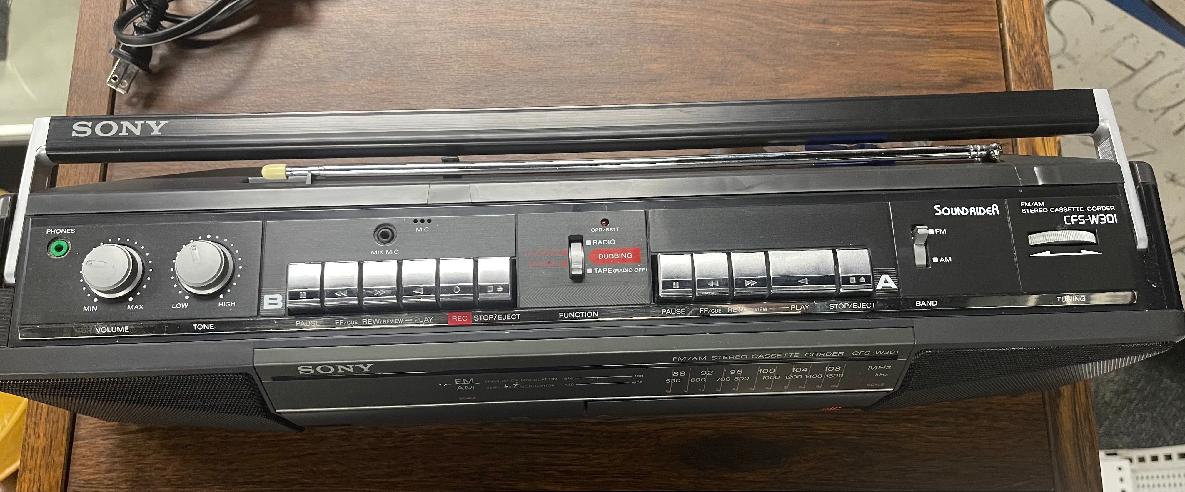 Sony CFS-W301 AM/FM Cassette Boombox