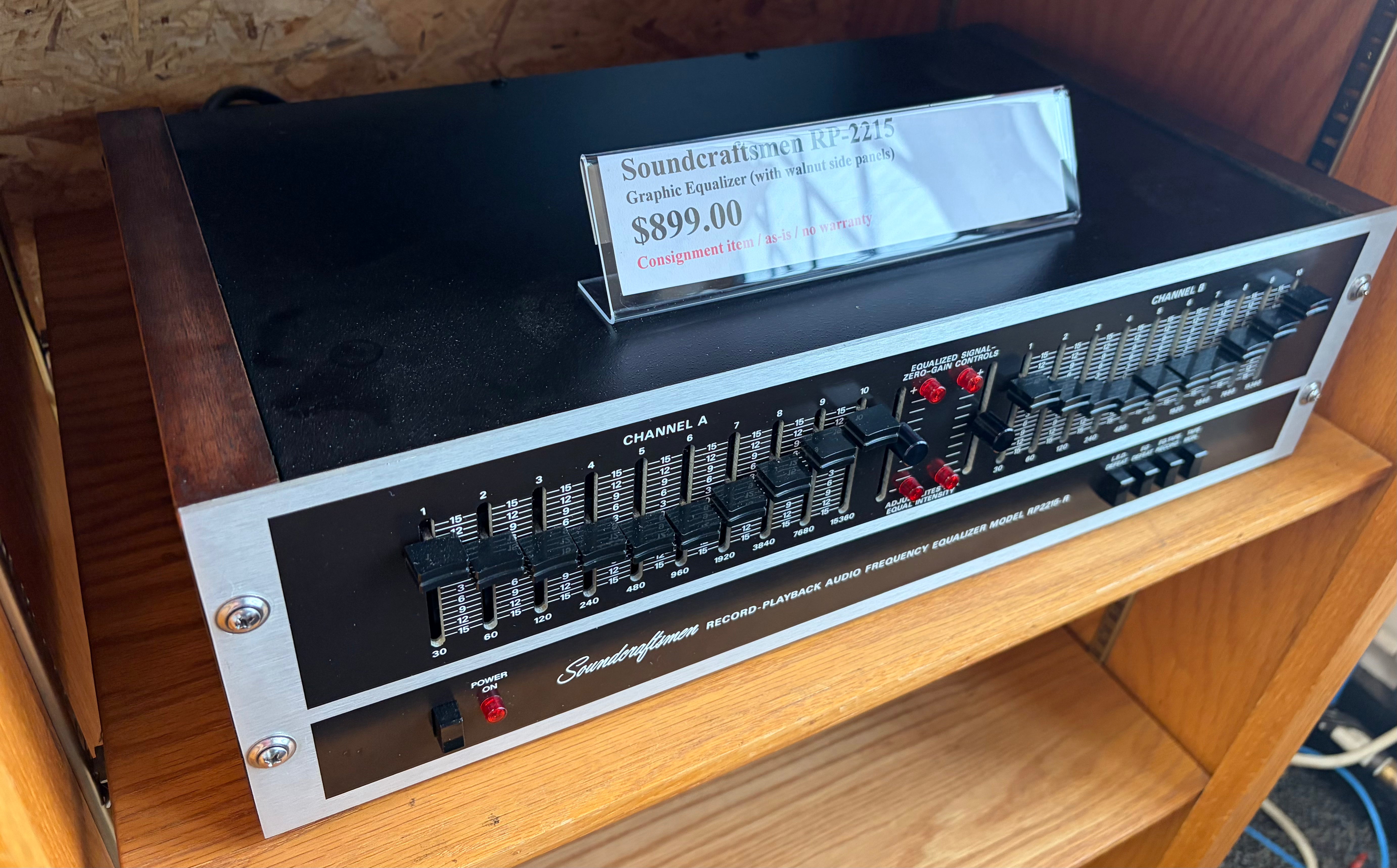 Soundcraftsmen RP-2215 Graphic EQ With Walnut Side Panels
