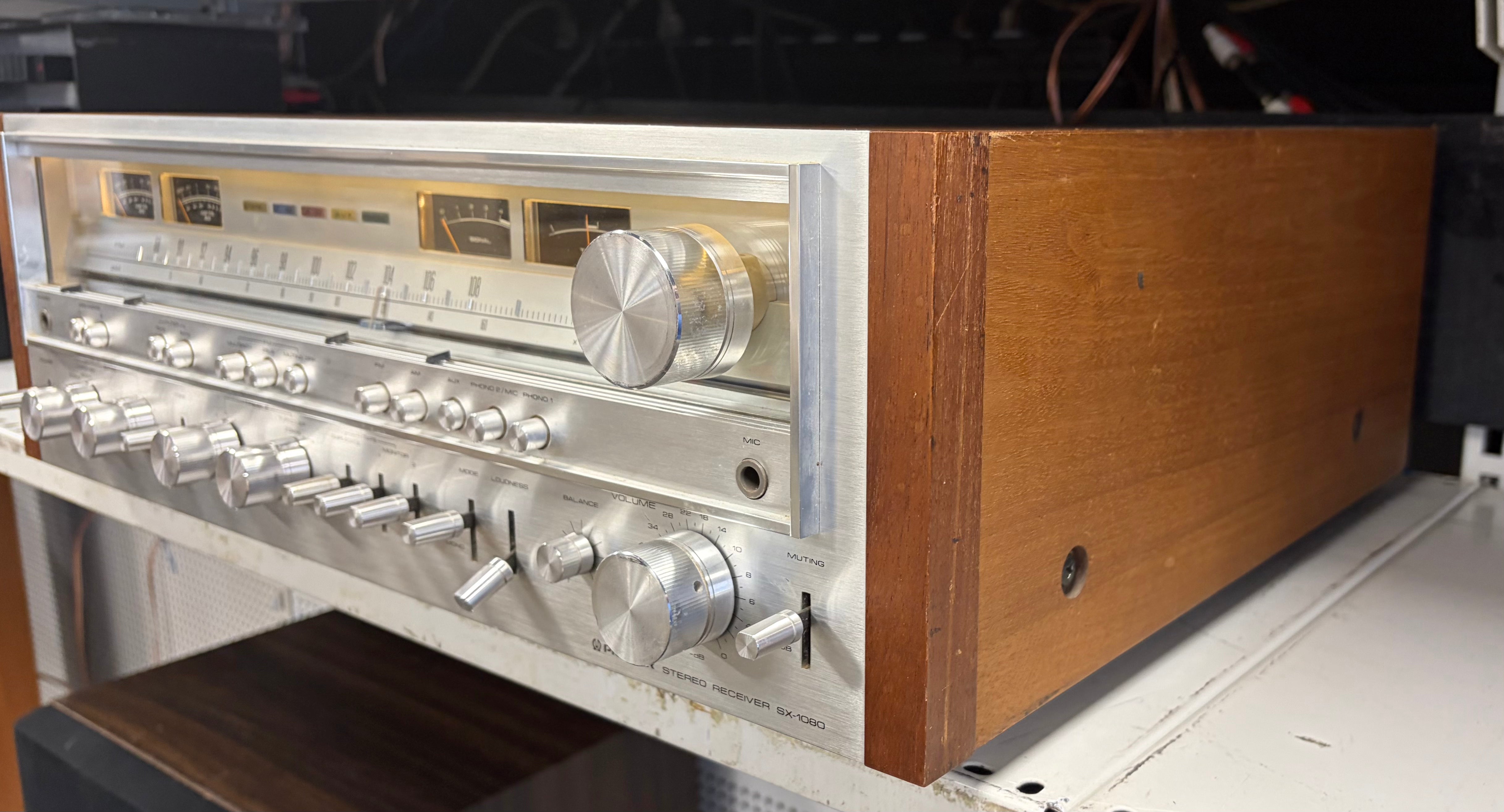Pioneer SX-1080 AM/FM Stereo Receiver