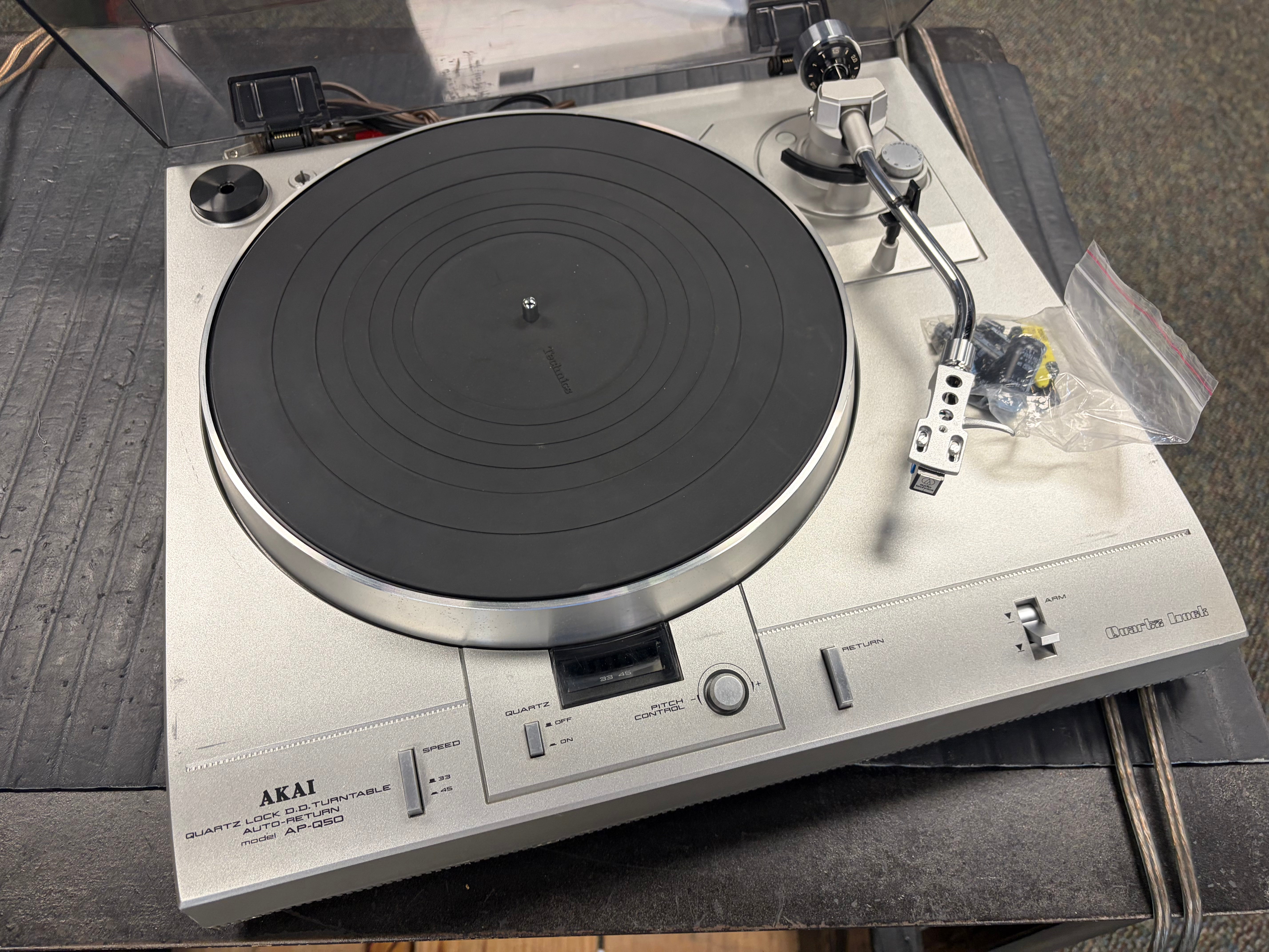 Akai AP-Q50 Quartz Direct Drive Turntable