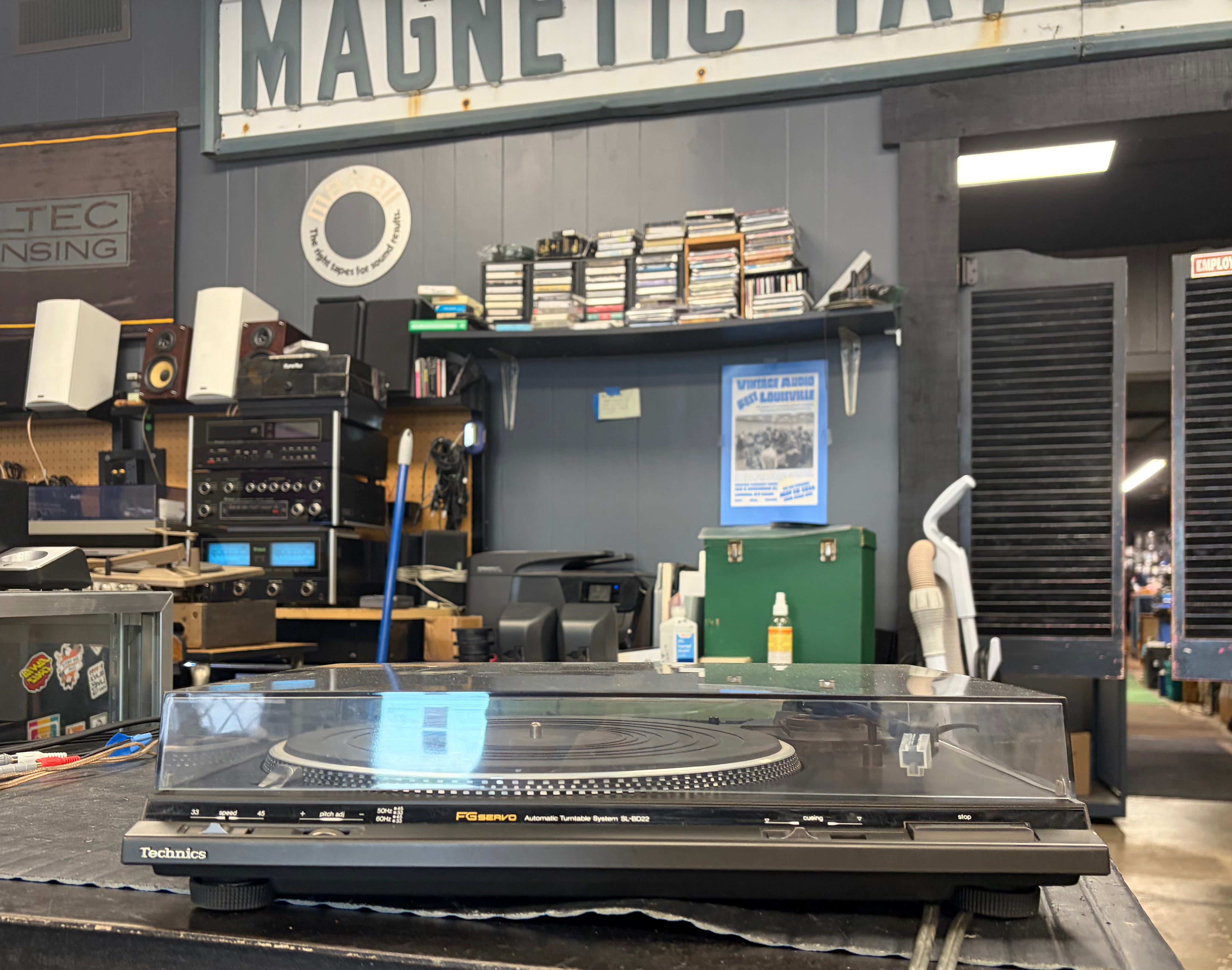 Technics SL-BD22 Belt Drive Turntable