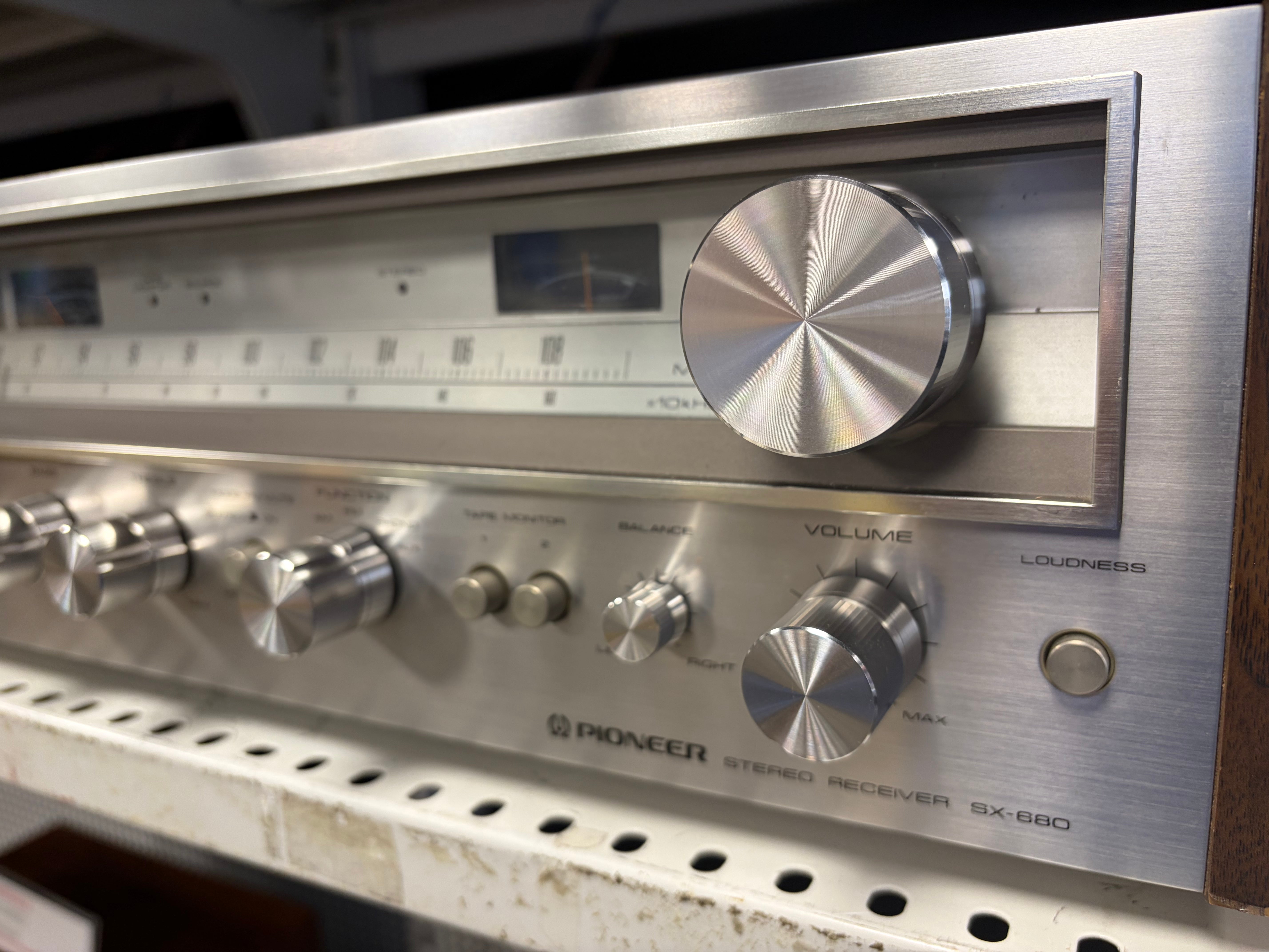 Pioneer SX-680 AM/FM Stereo Receiver