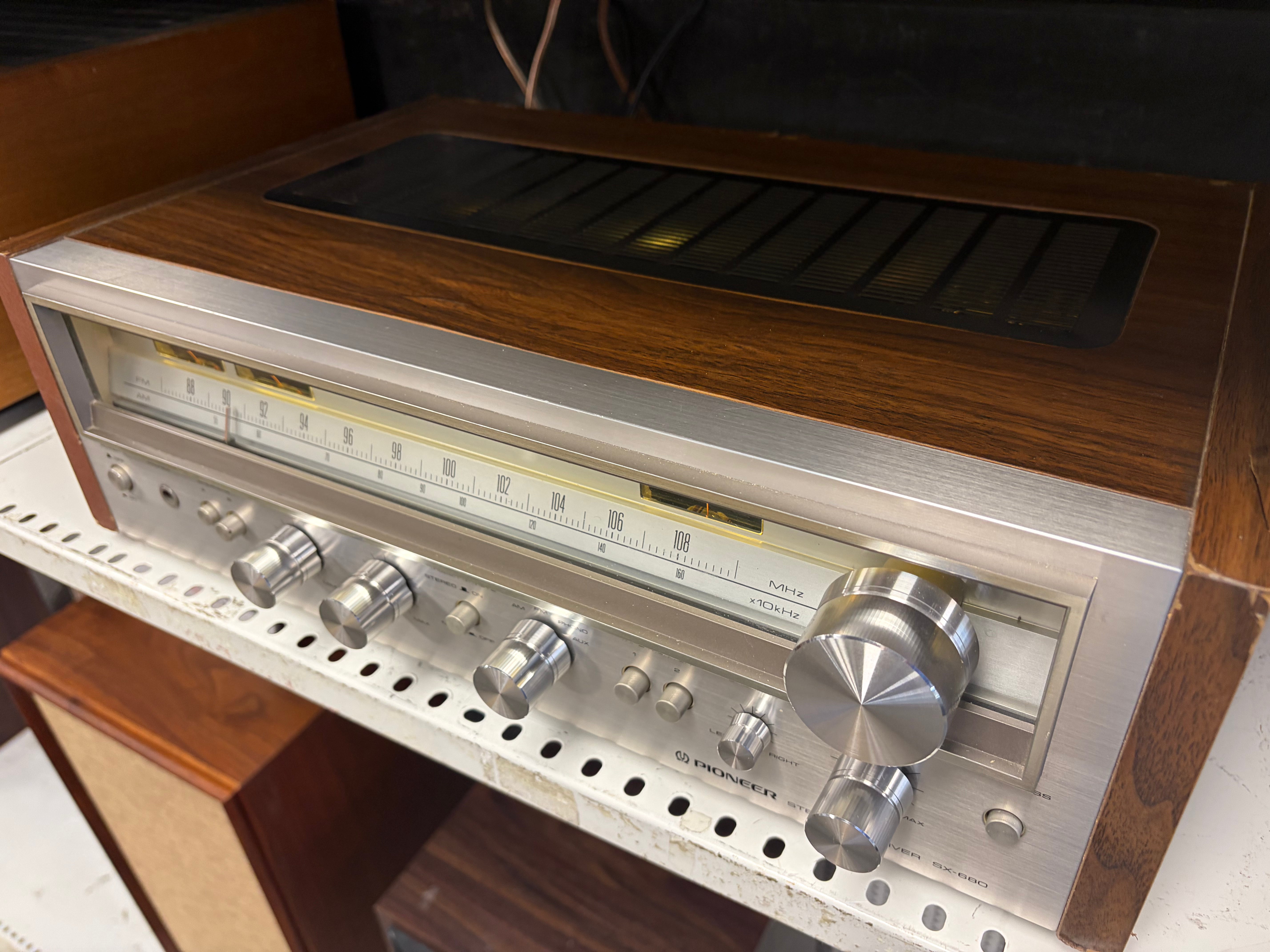 Pioneer SX-680 AM/FM Stereo Receiver
