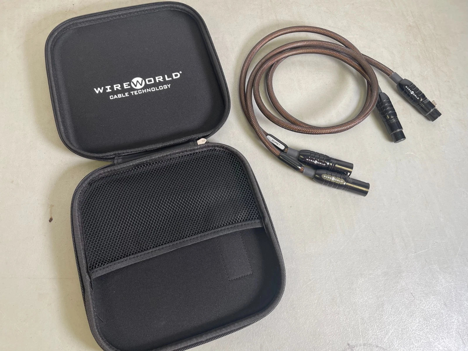 Wireworld Eclipse 7 XLR Balanced Cable With Case 3'