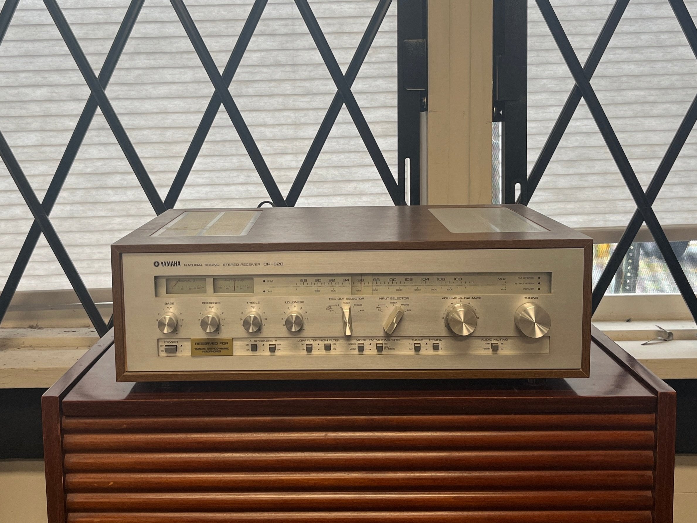 CR-820 Stereo Receiver