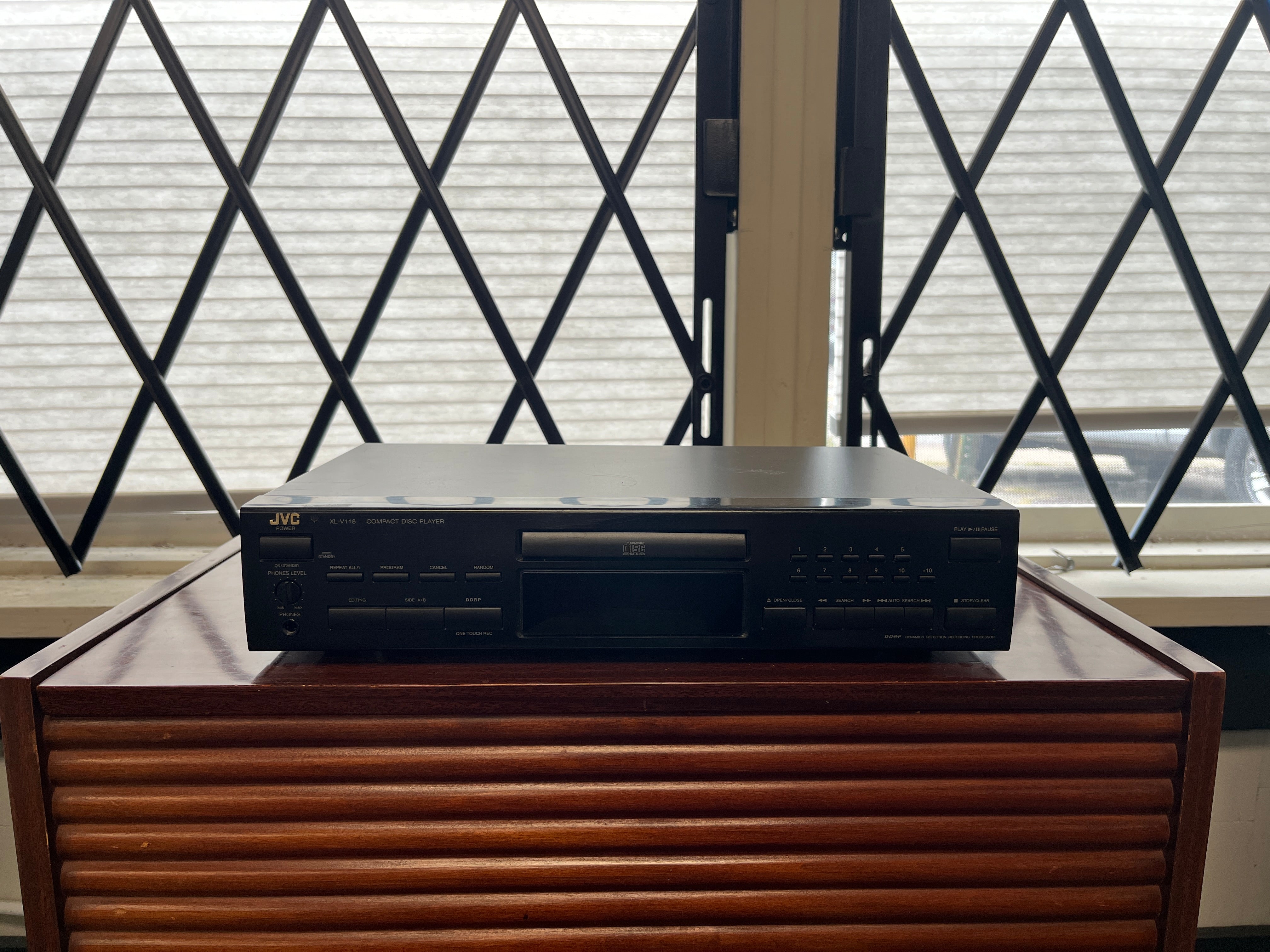 XL-V118 CD Player