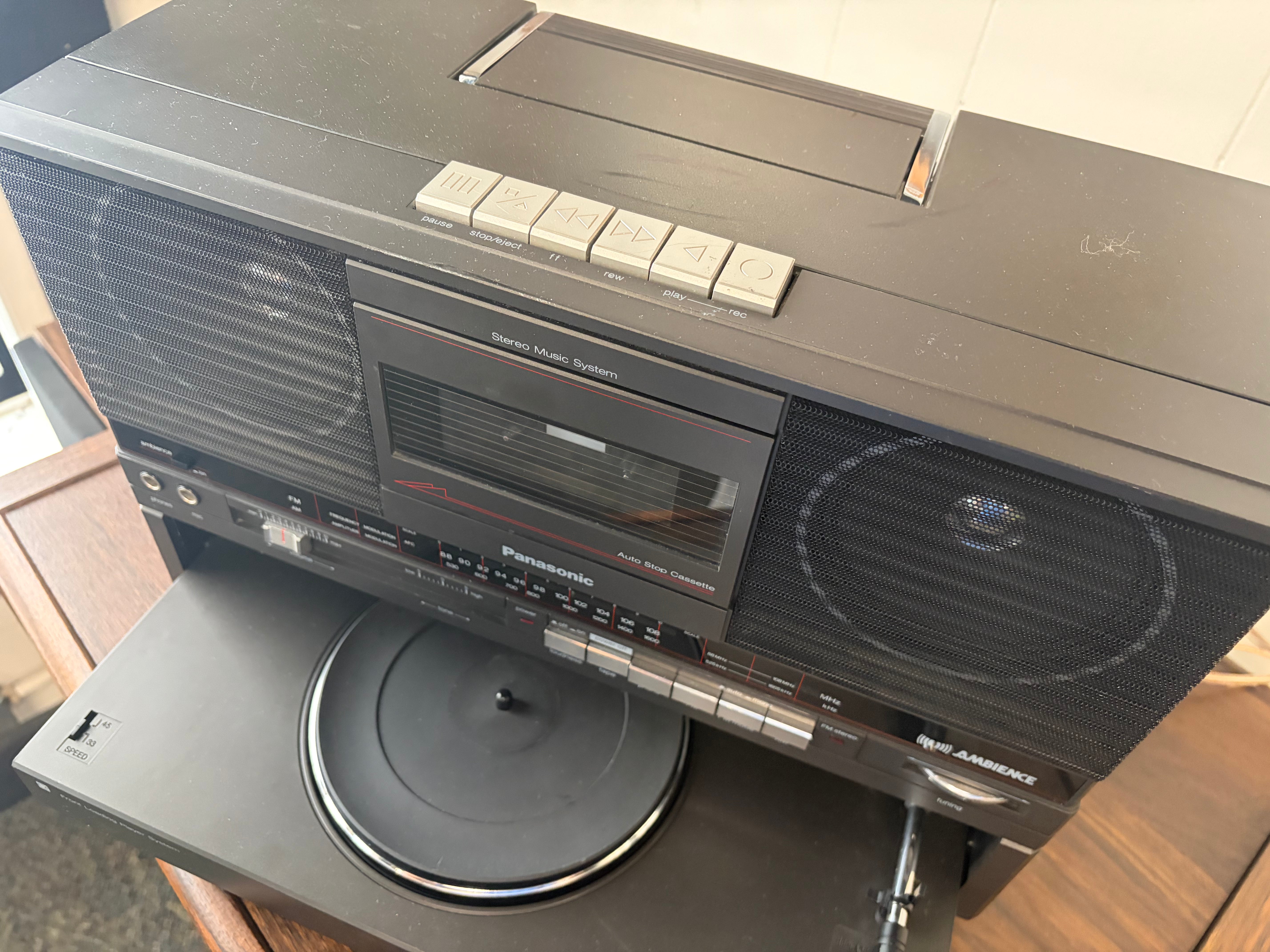 Panasonic SG-J555 Boombox/Turntable