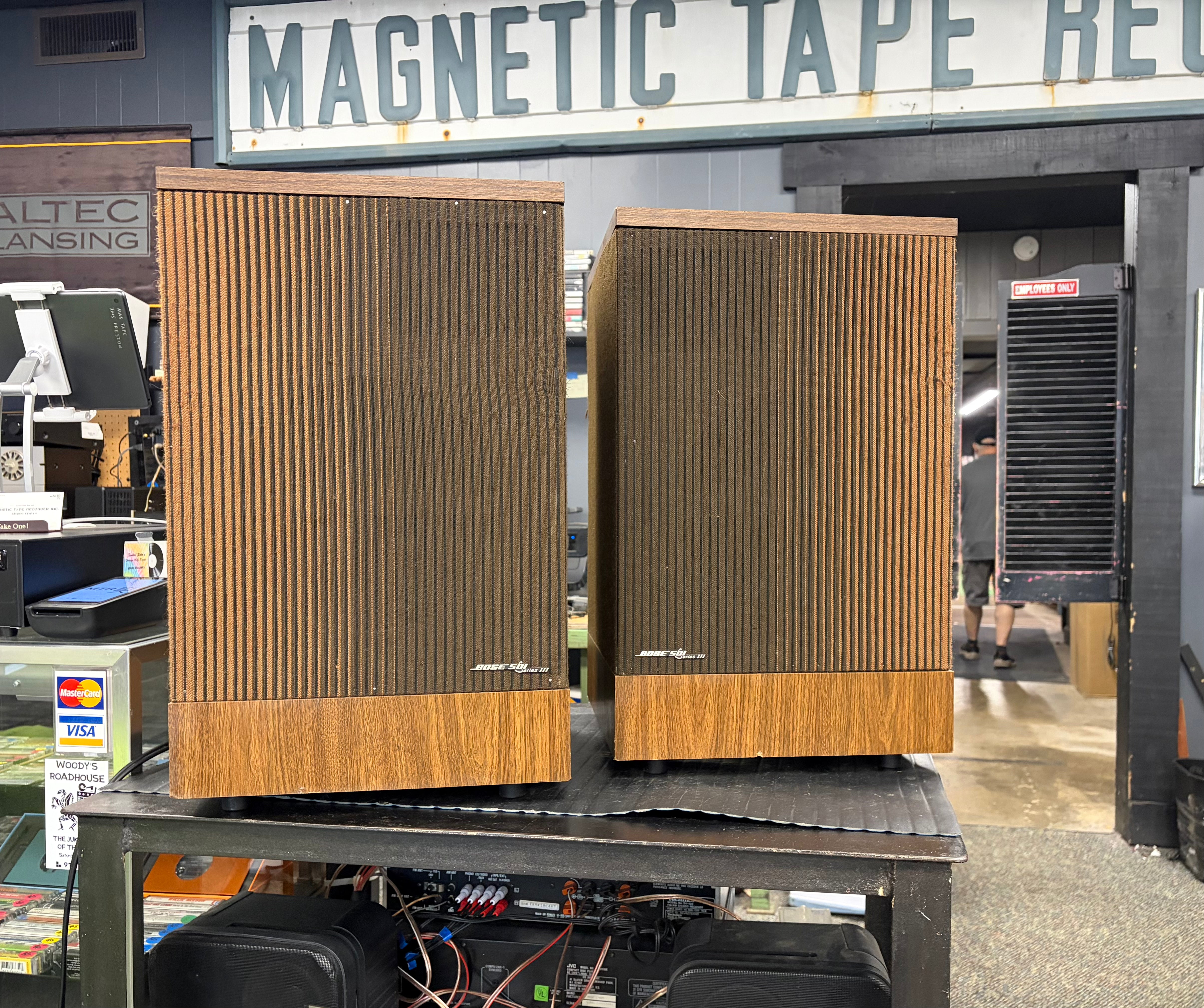 Bose 501 Series III Direct Reflecting Speakers