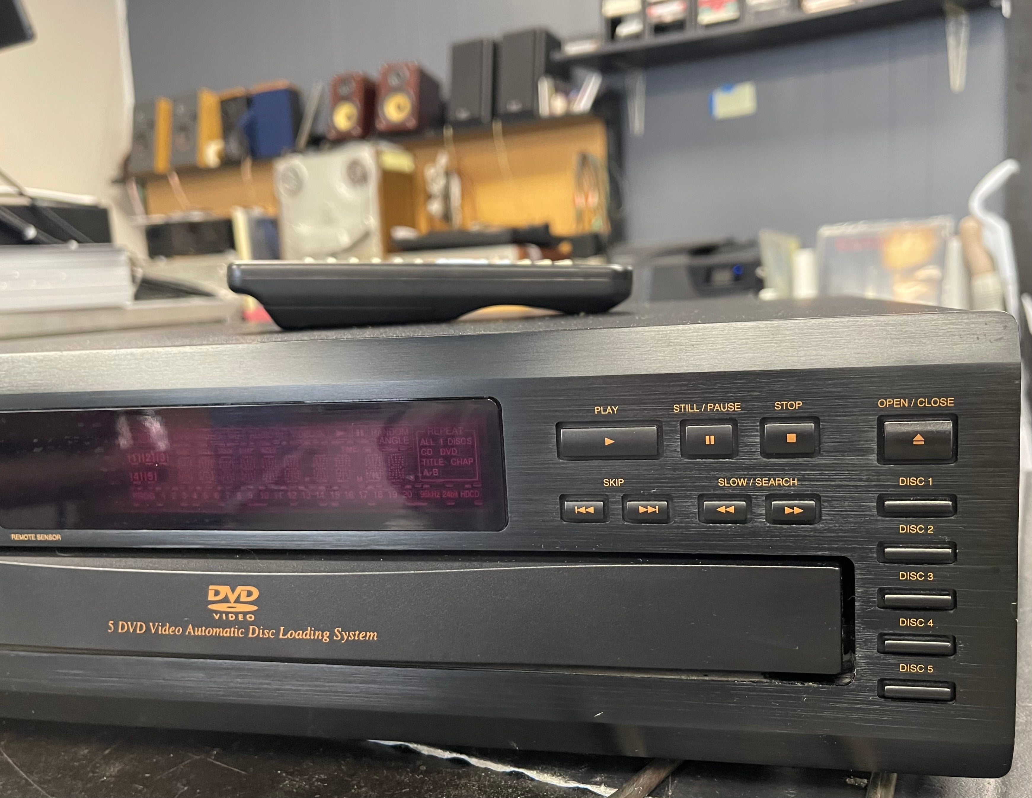 Denon DVM-1800 CD/DVD 5 Disc Player With Remote