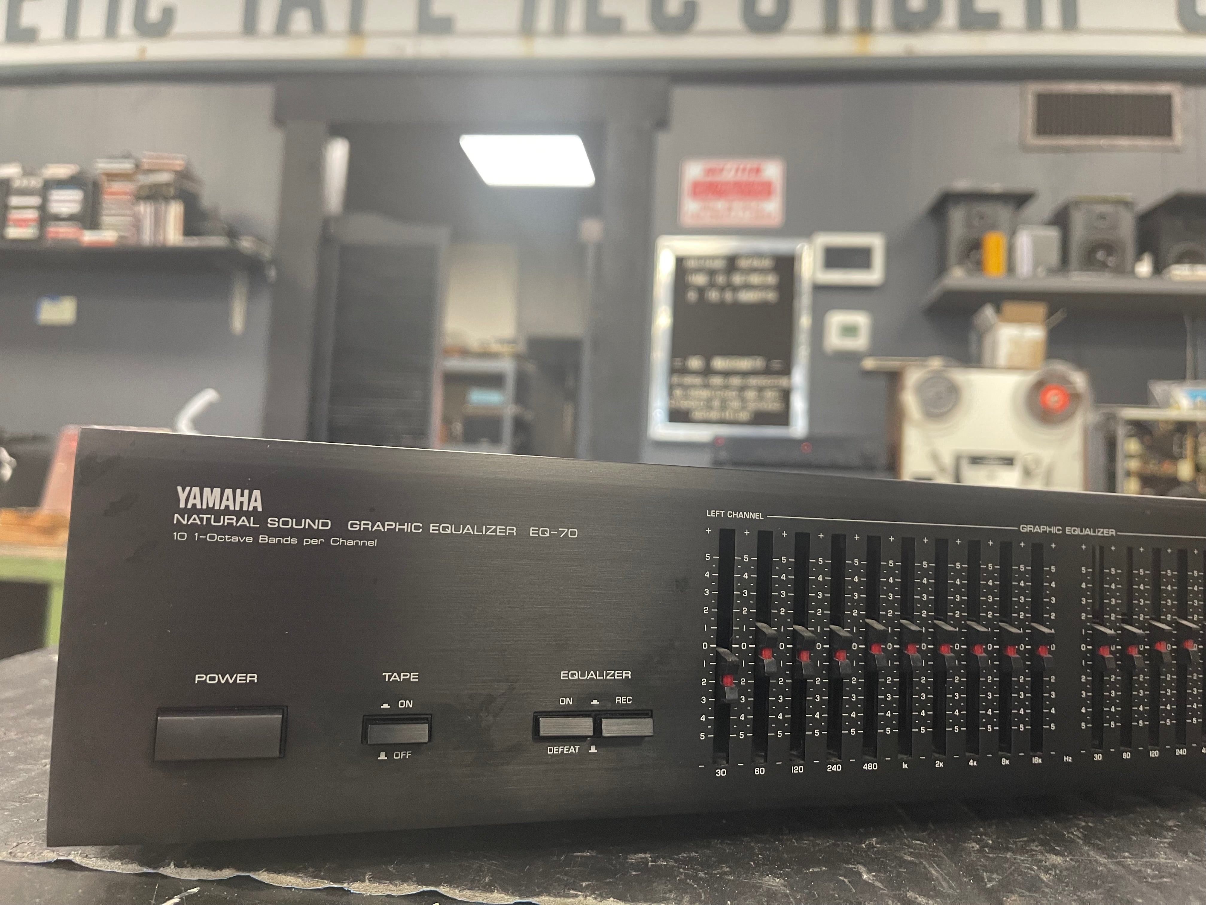 Yamaha EQ 70