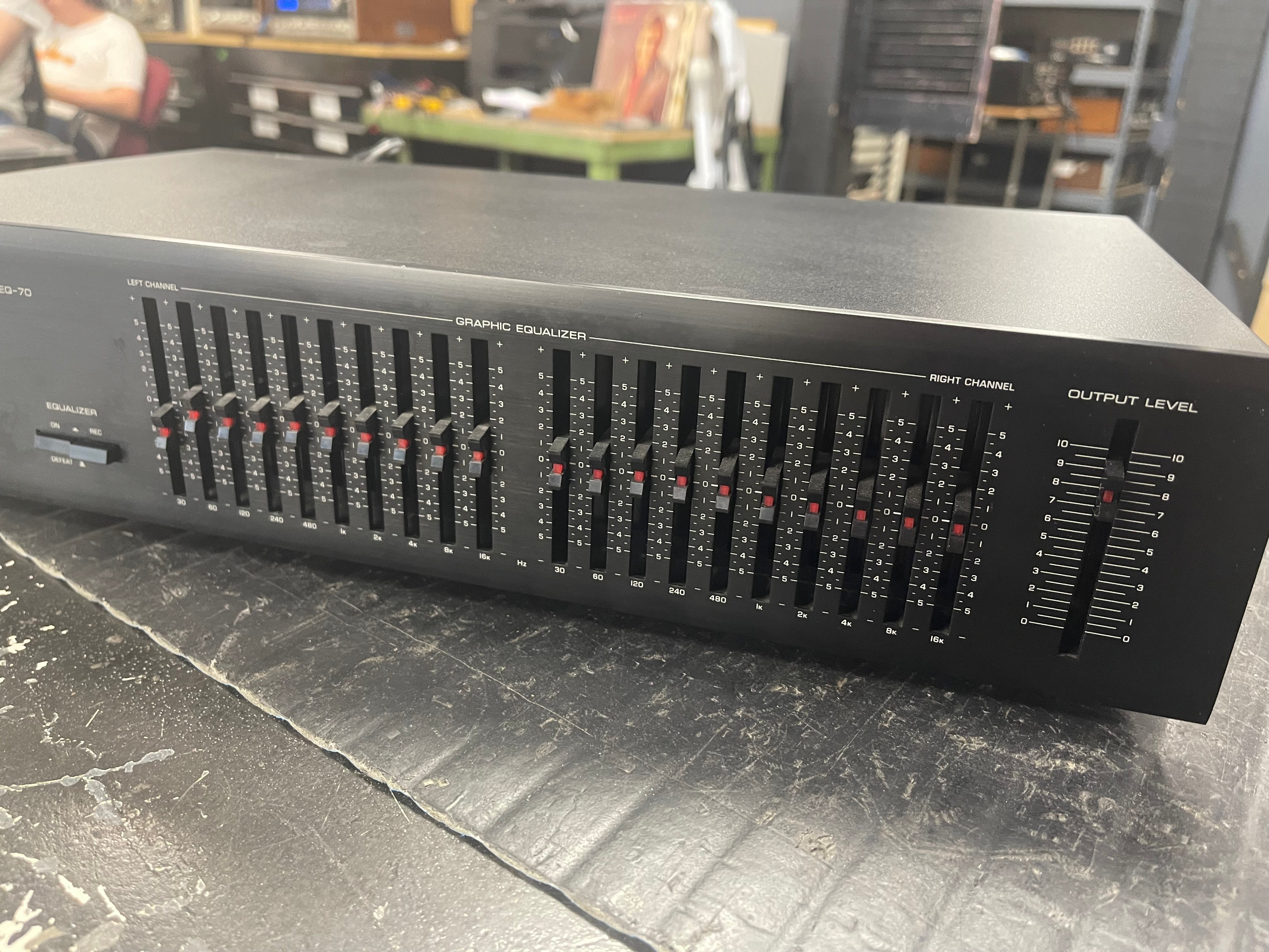 Yamaha EQ 70