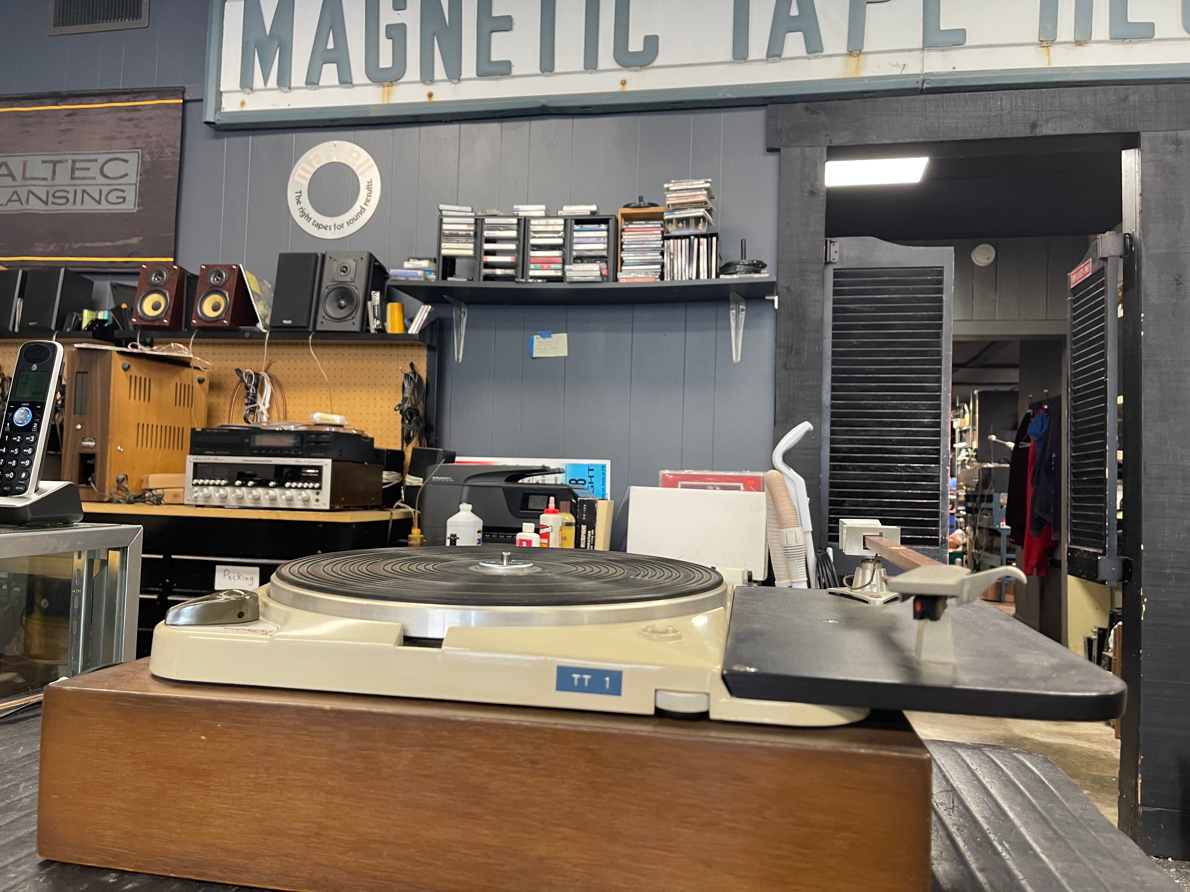 Thorens TD 124 Turntable