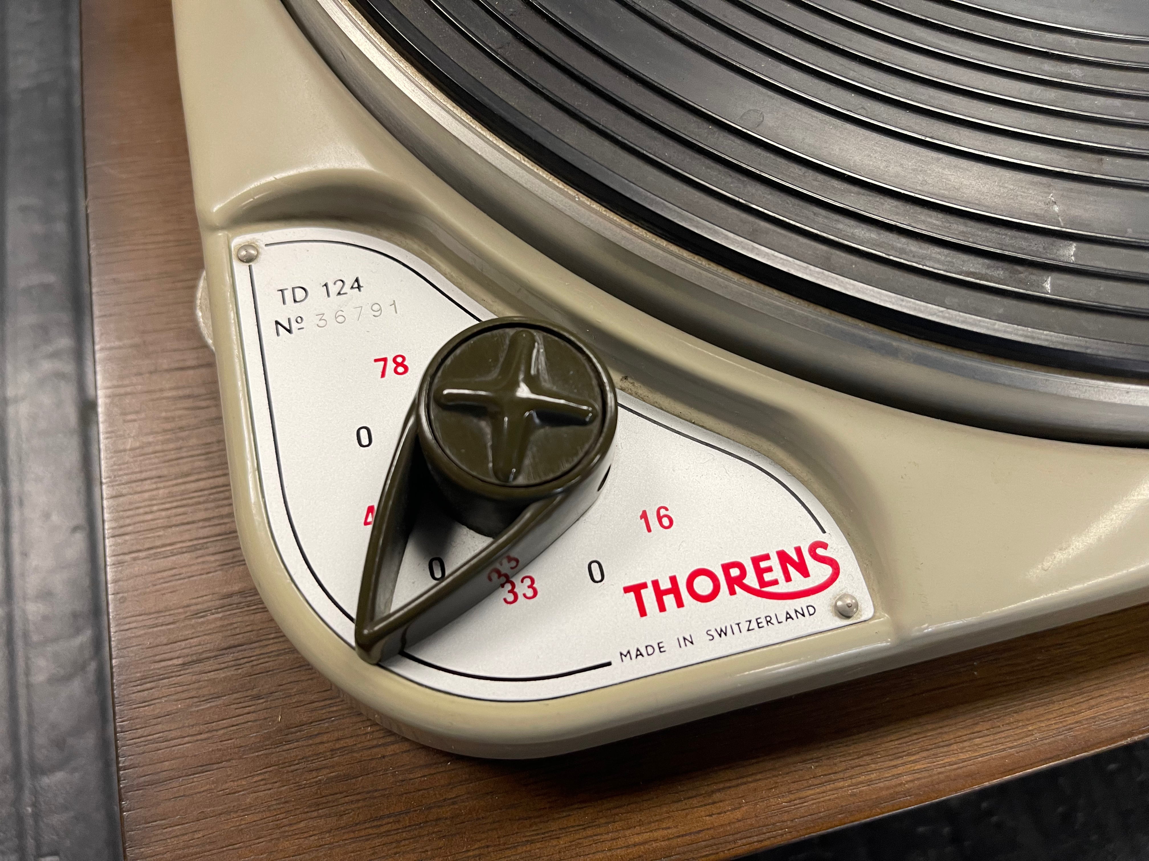 Thorens TD 124 Turntable