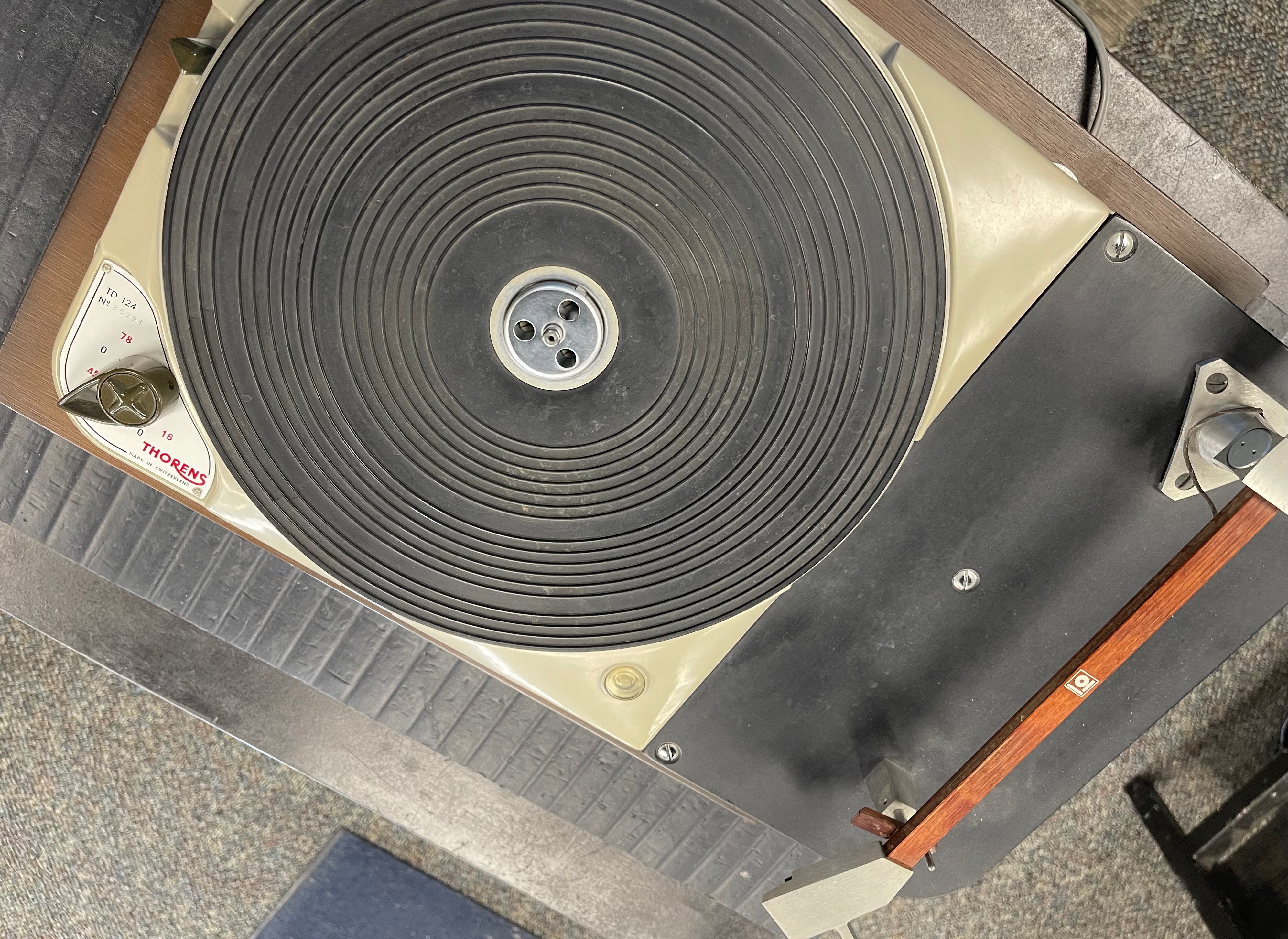 Thorens TD 124 Turntable