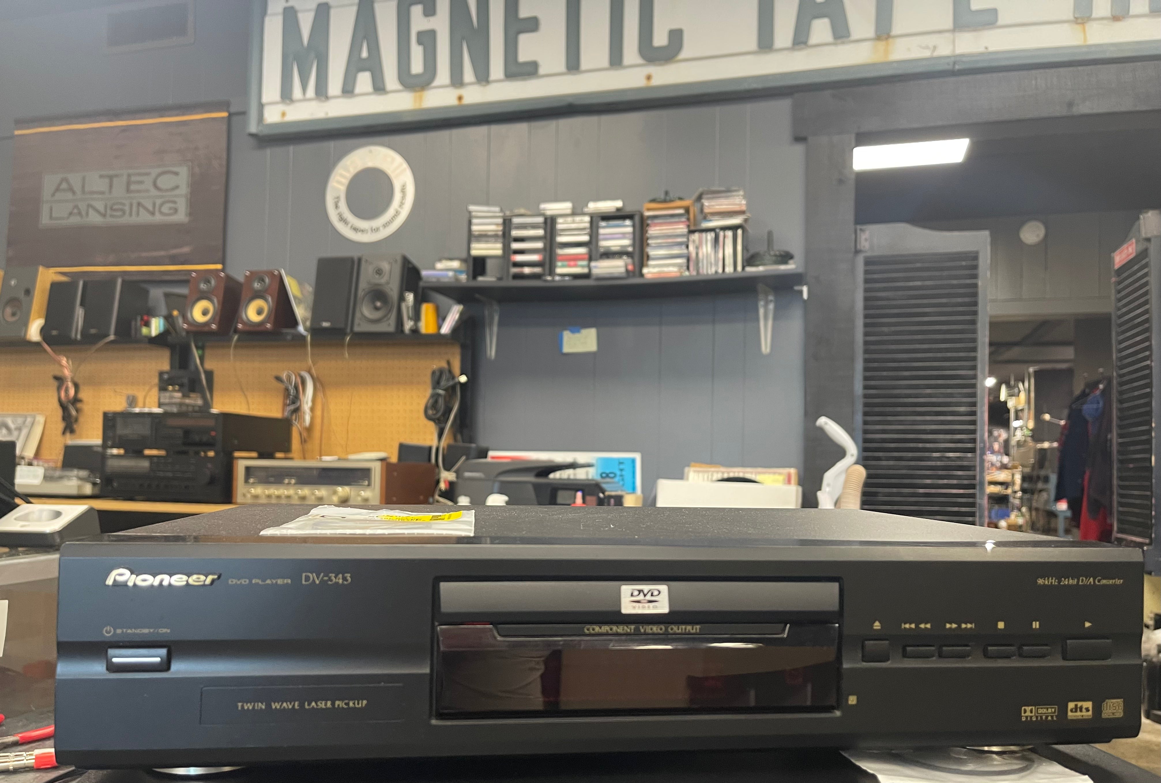 Pioneer DV-343 CD/DVD Player