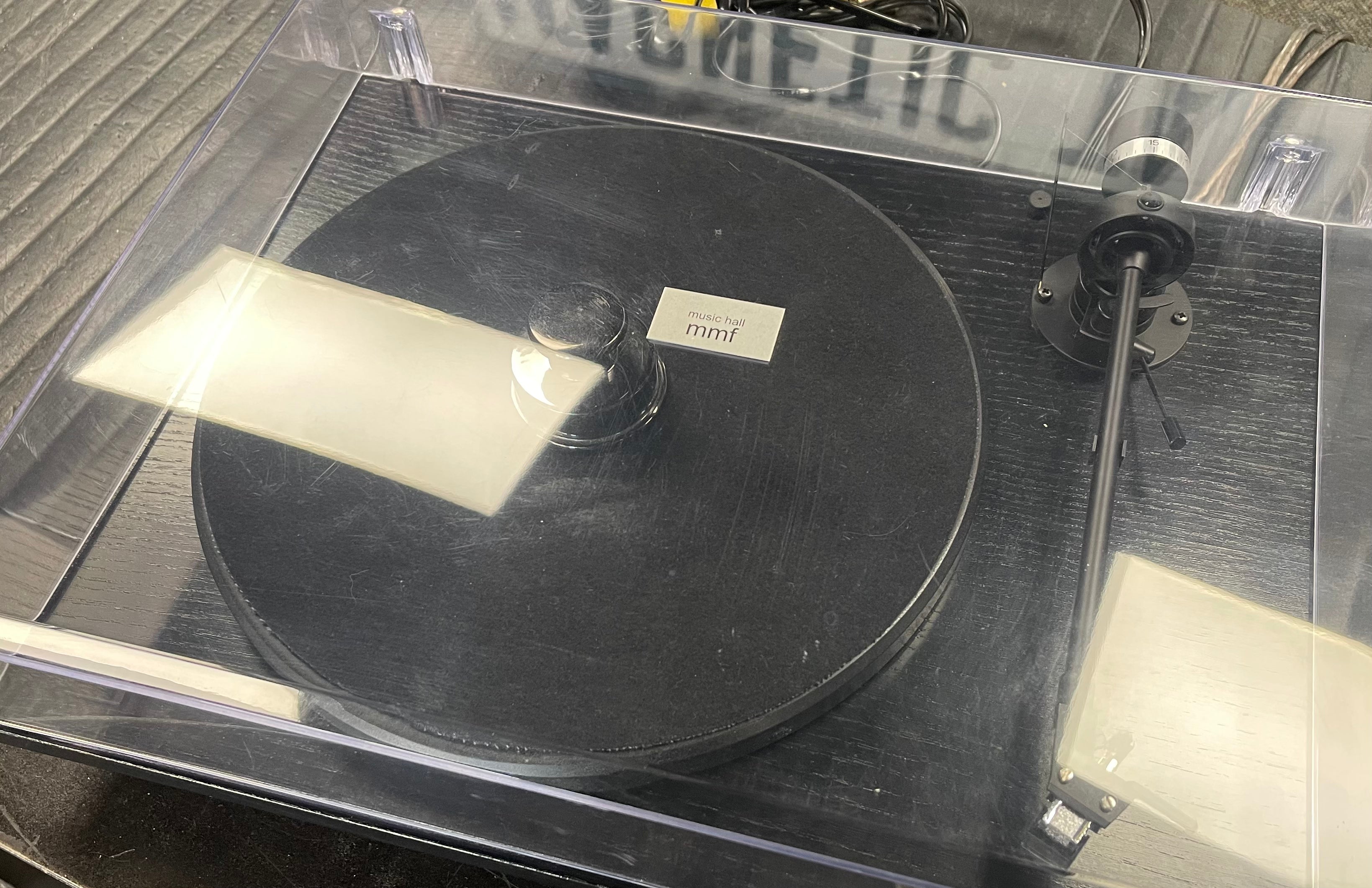 Music Hall mmf-2.1 Turntable