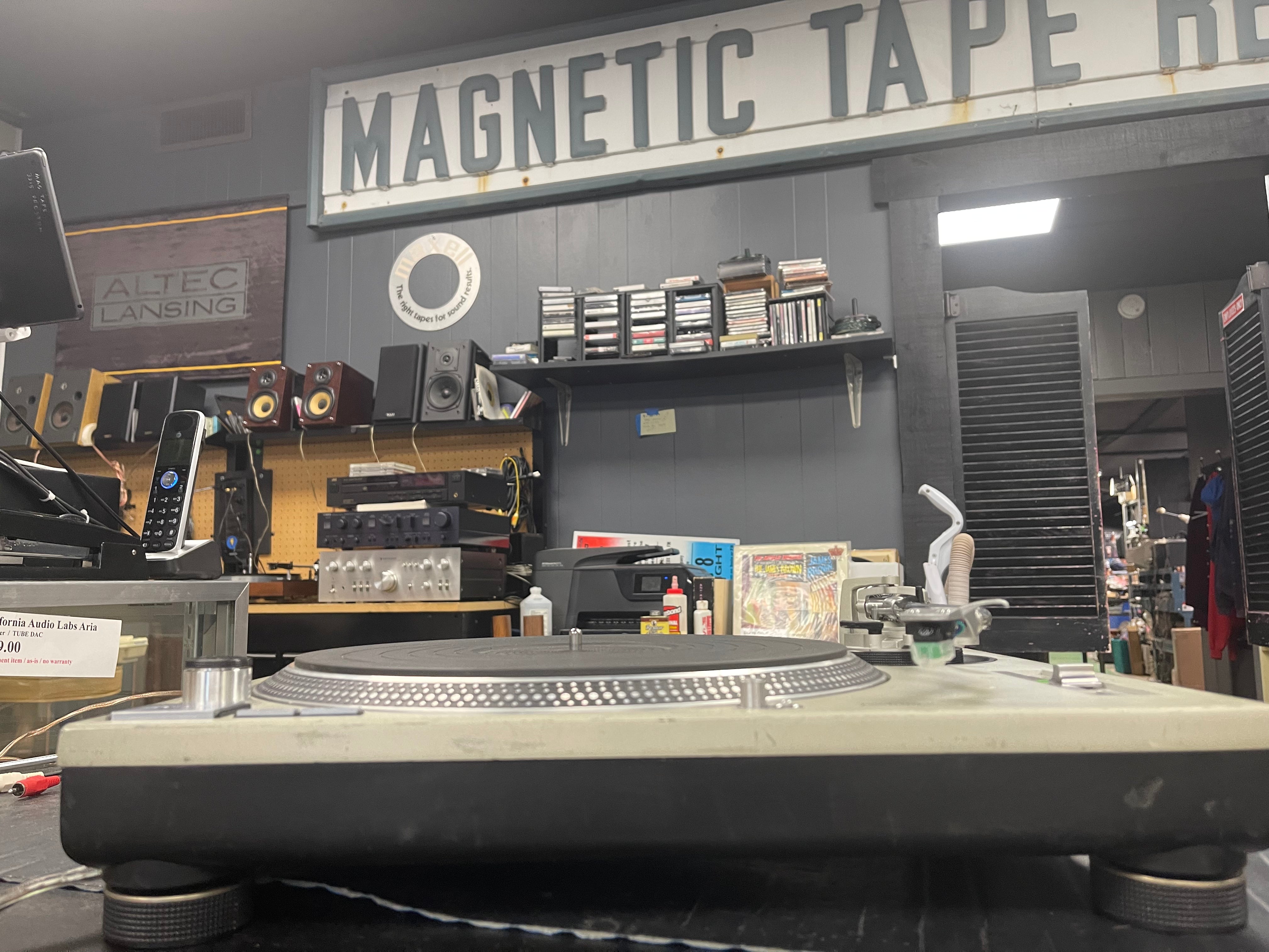 Technics SL-1200 MK2 Direct Drive Turntable