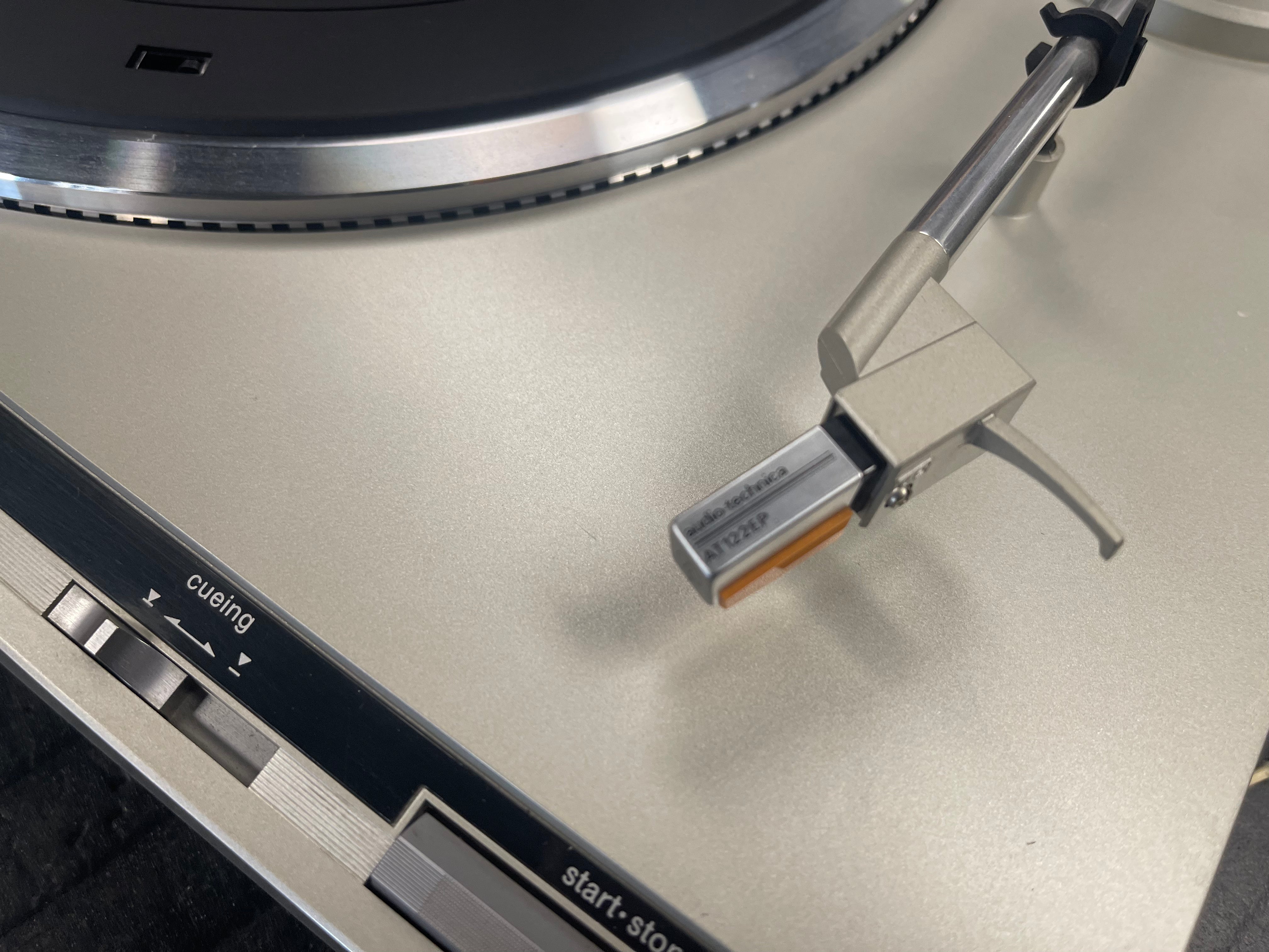 Technics SL-Q300 Turntable