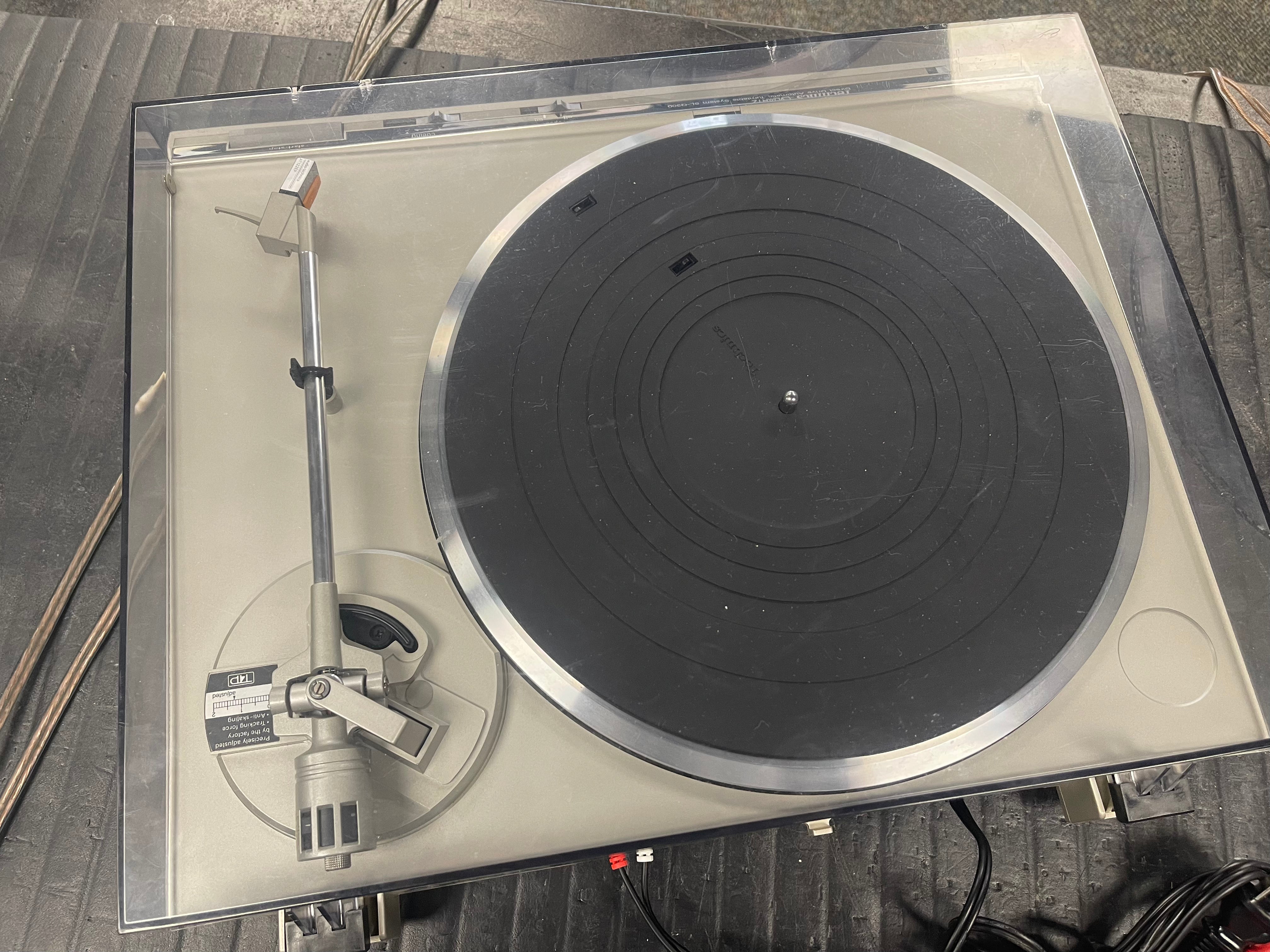Technics SL-Q300 Turntable