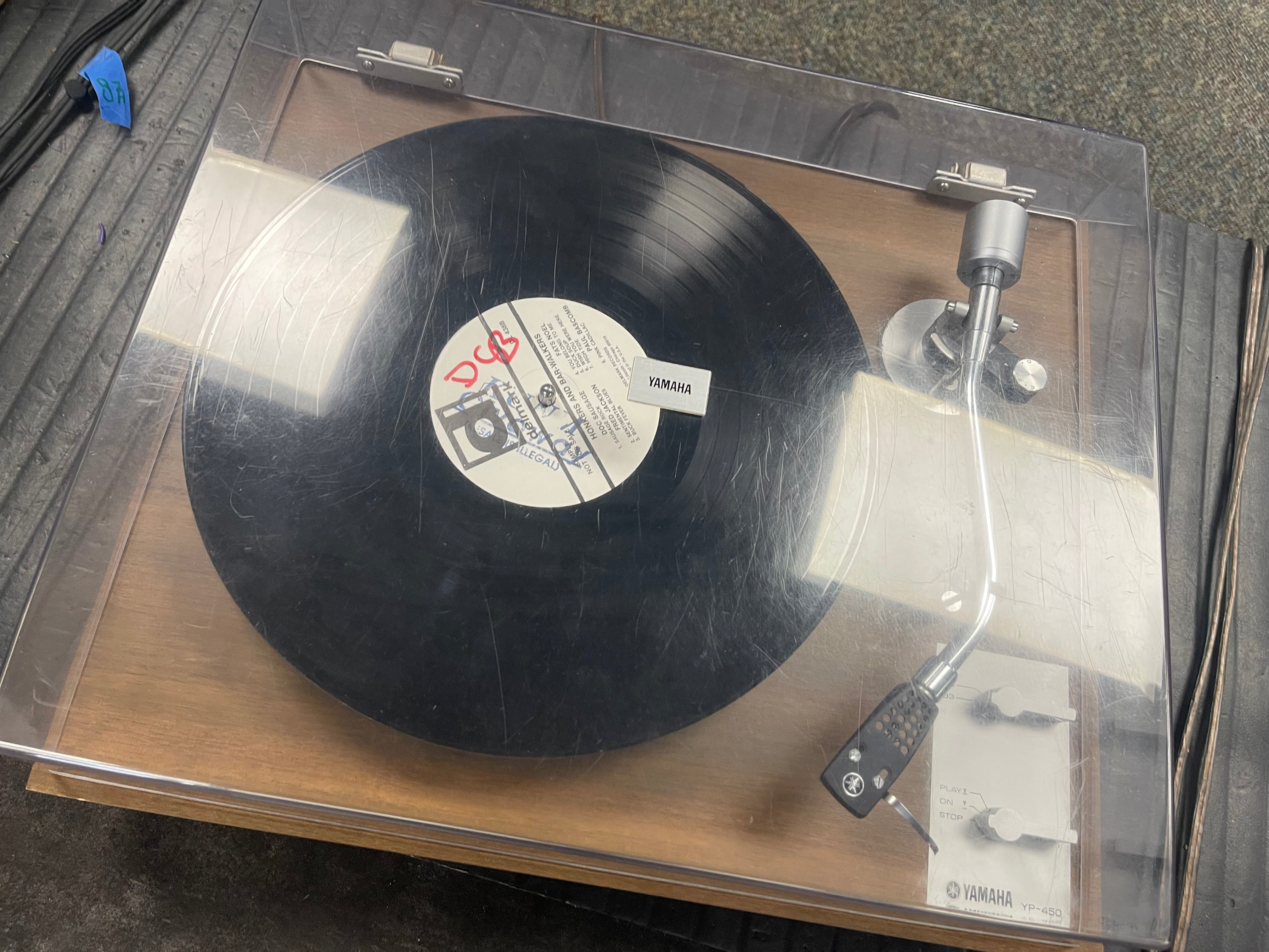 Yamaha YP-450 Turntable