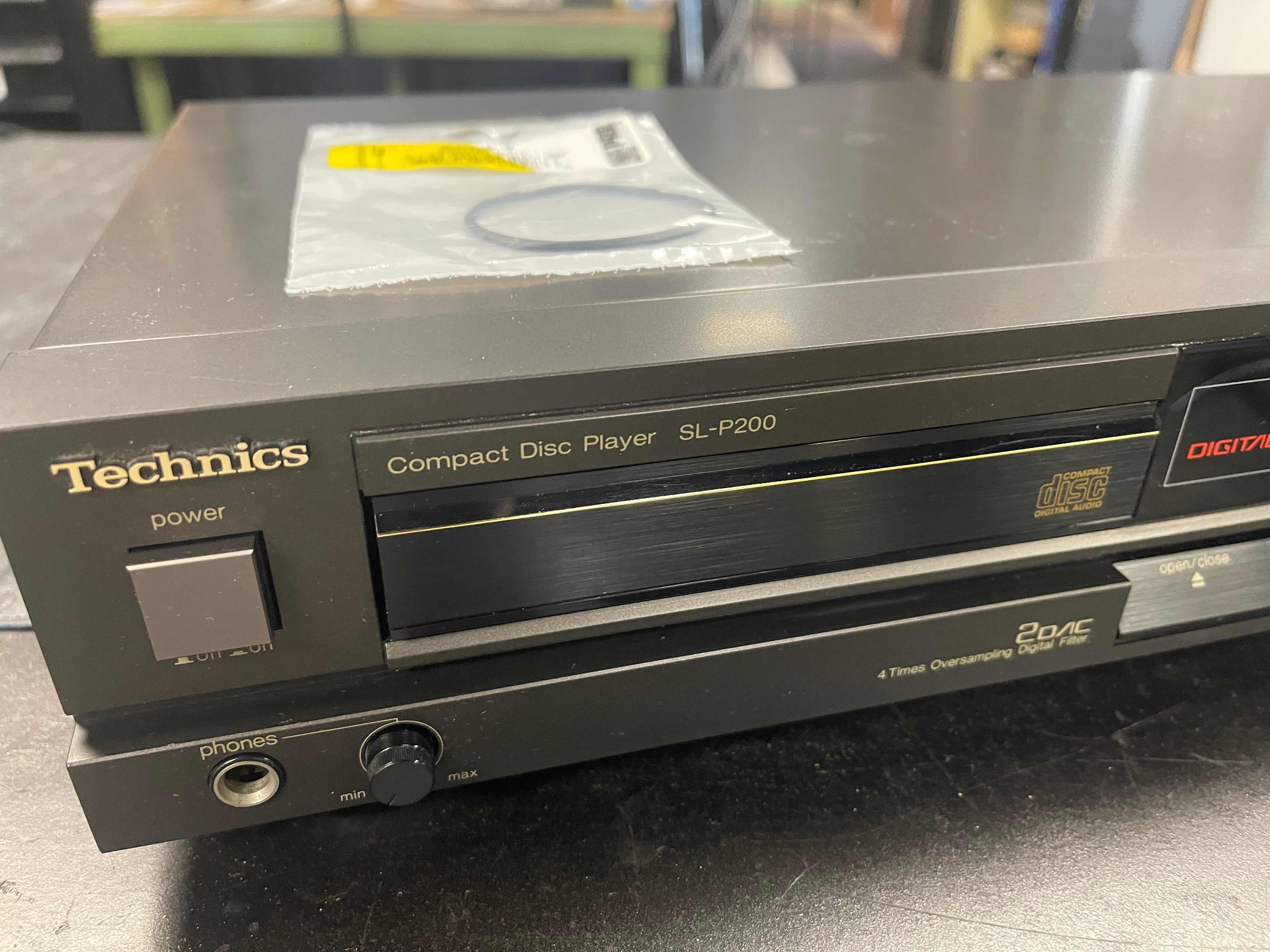 Technics SL-P200 CD Player