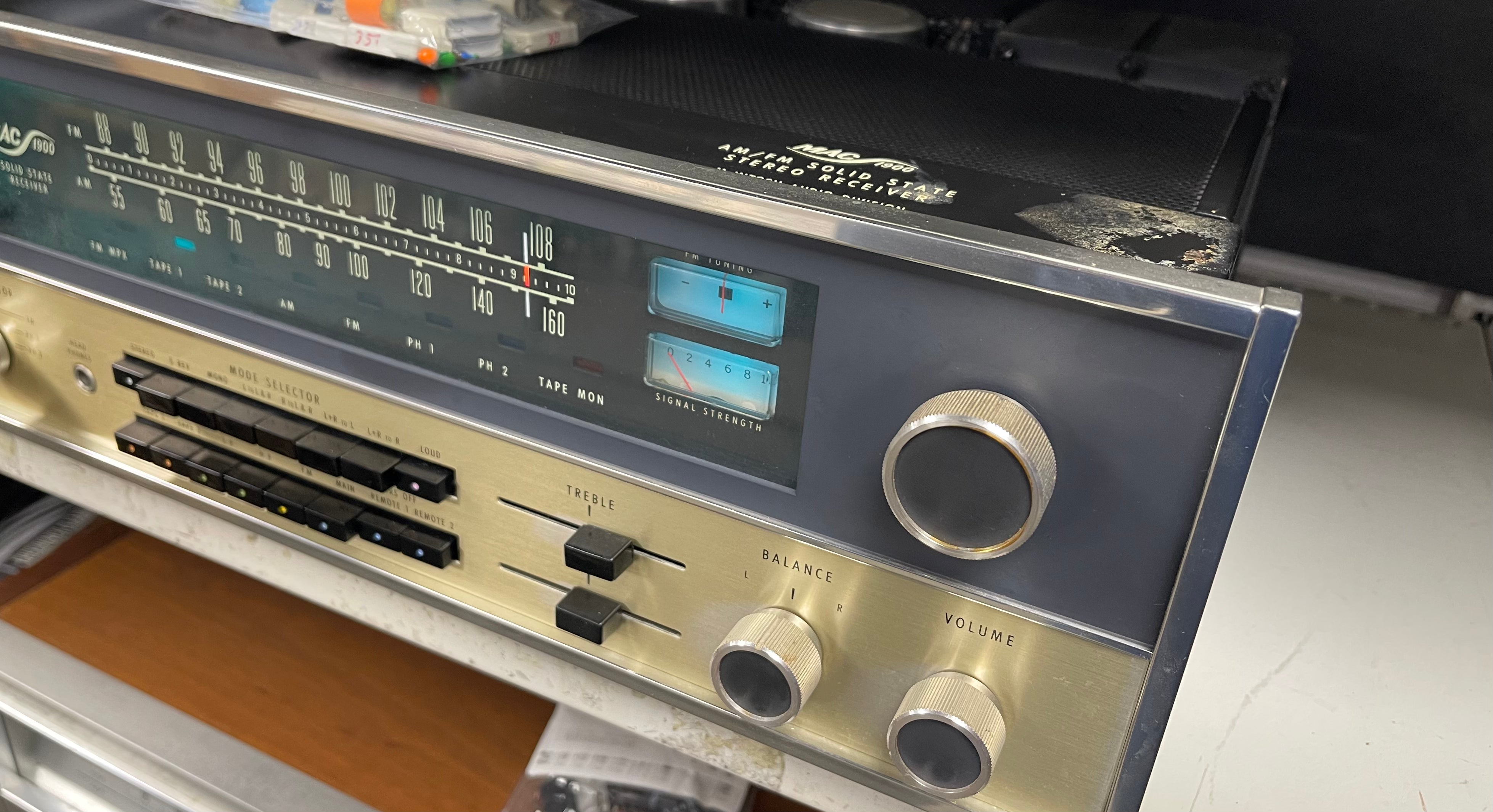 McIntosh MAC 1900 Solid State Receiver