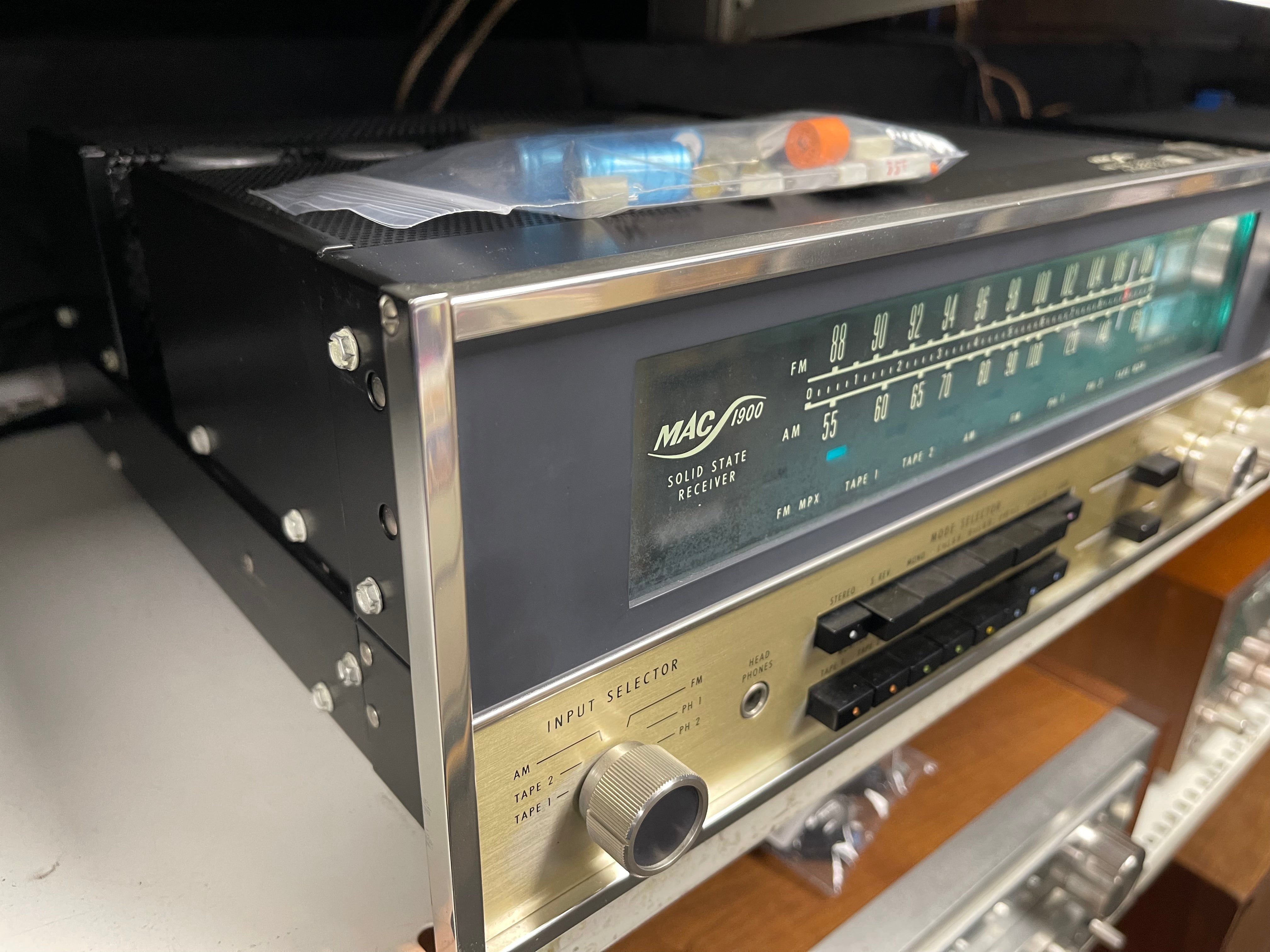 McIntosh MAC 1900 Solid State Receiver