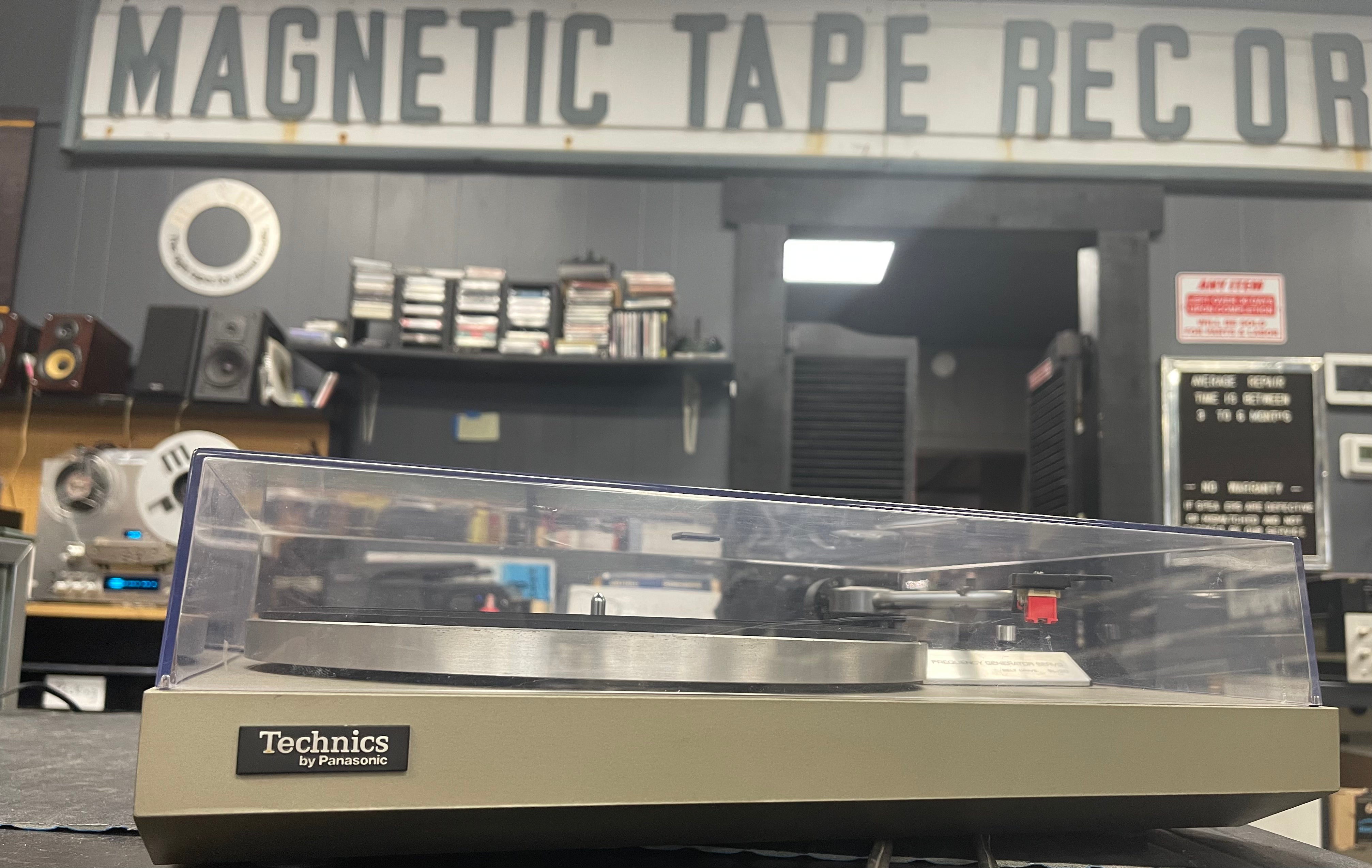 Technics SL-20 Belt Drive Manual Turntable