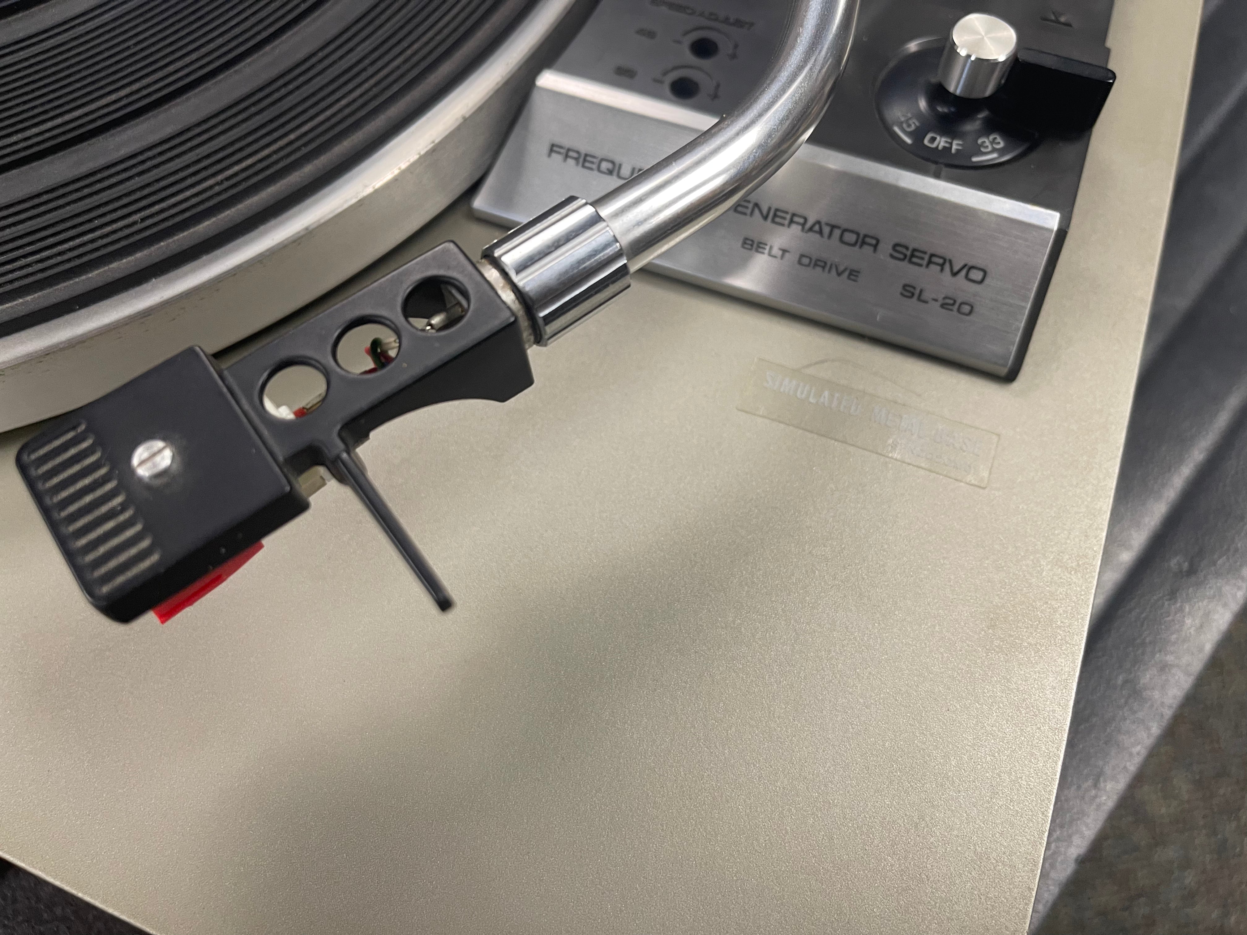 Technics SL-20 Belt Drive Manual Turntable