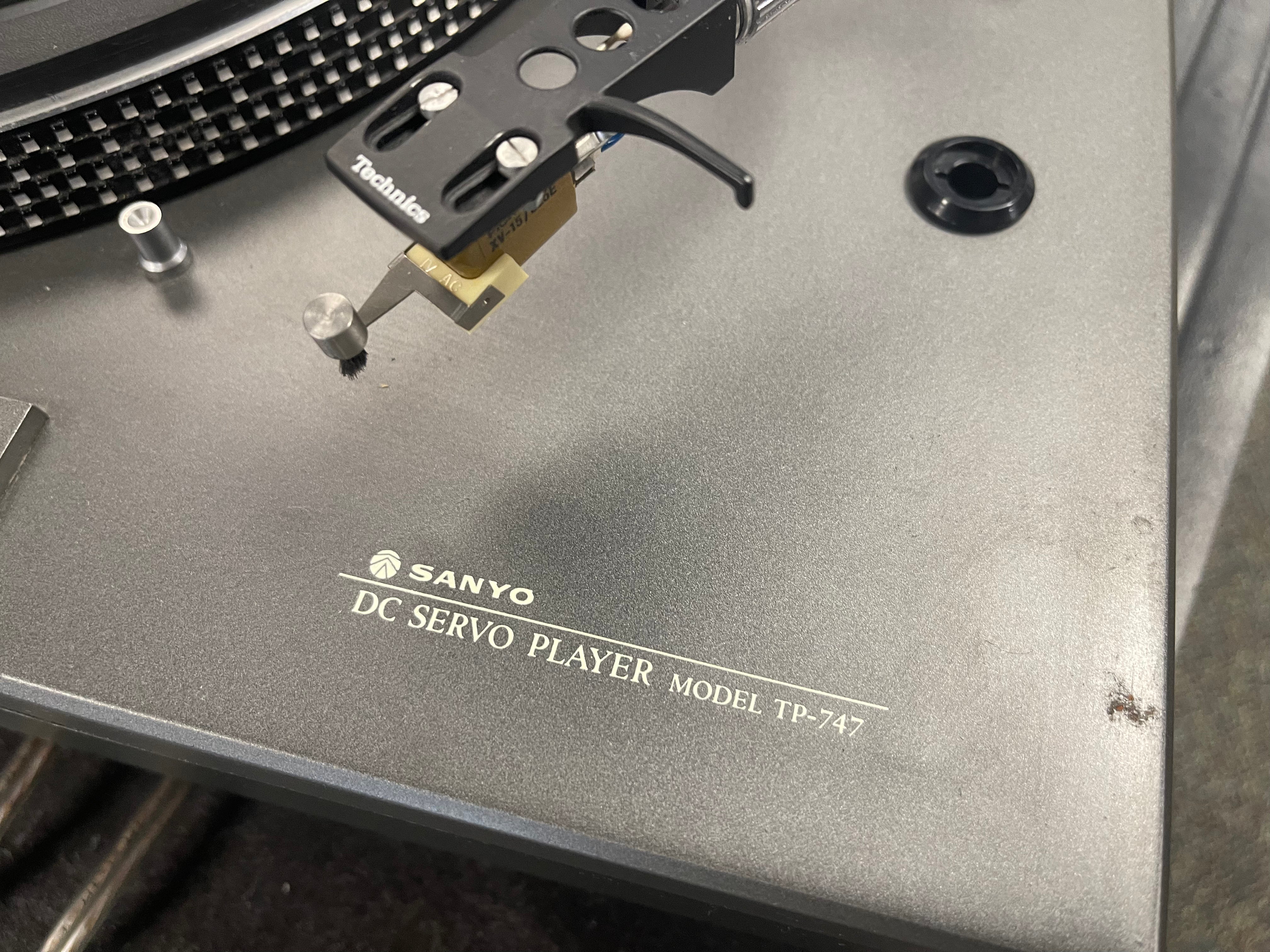 Sanyo TP-747 Turntable