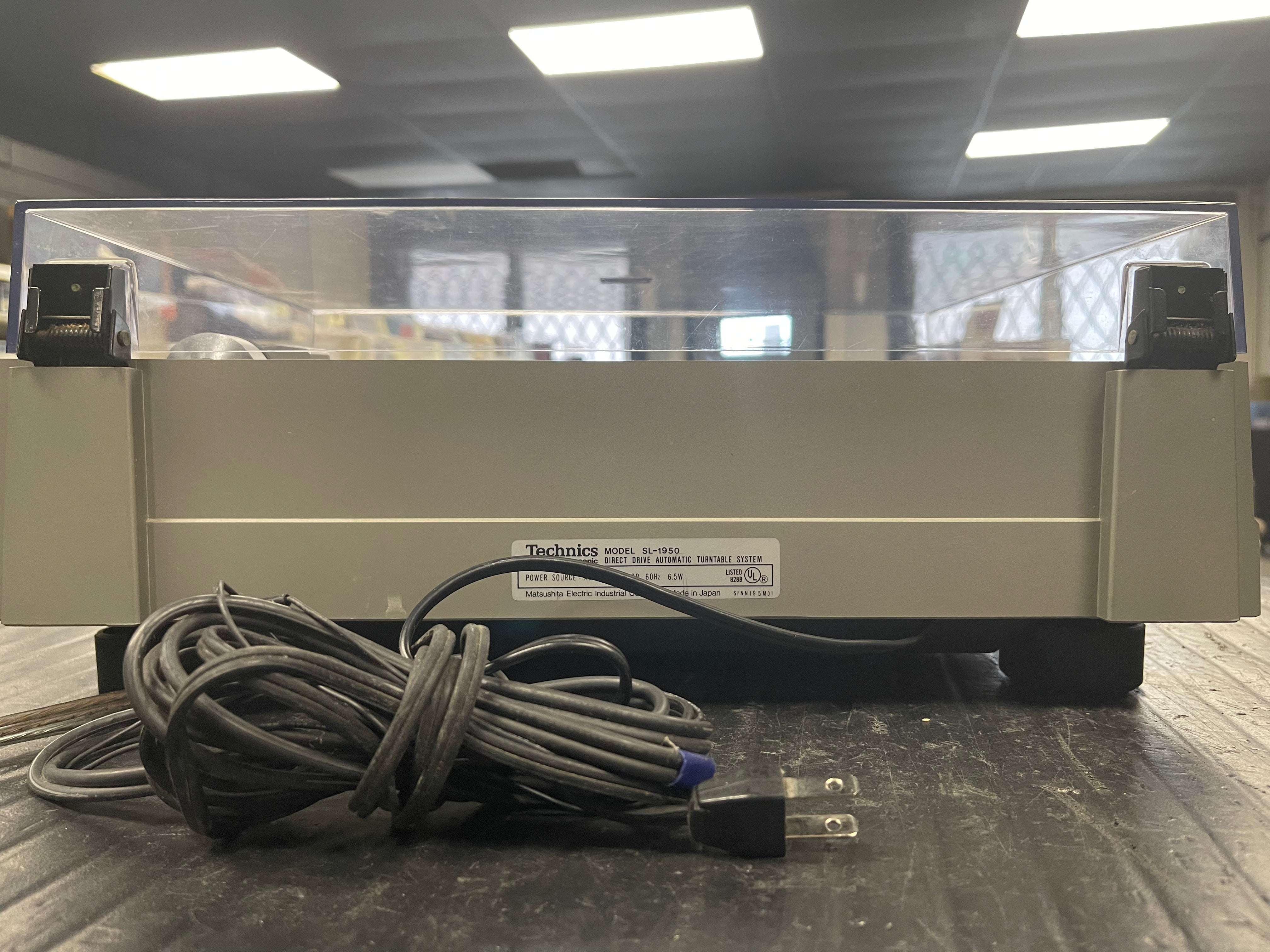 Technics SL 1950 Turntable W/45 Changer Spindle