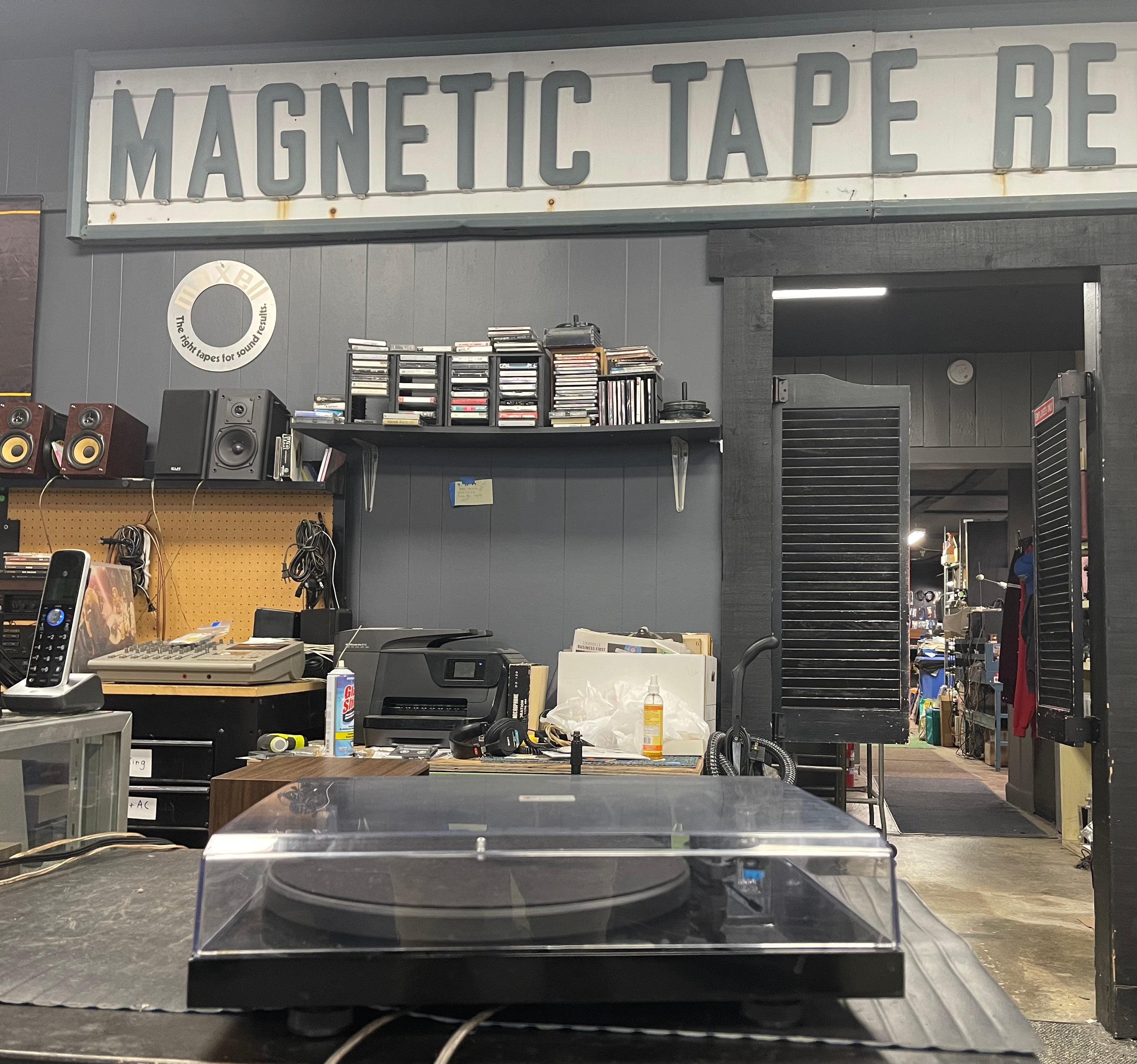 Pro-Ject Debut Carbon Line Out Only Turntable